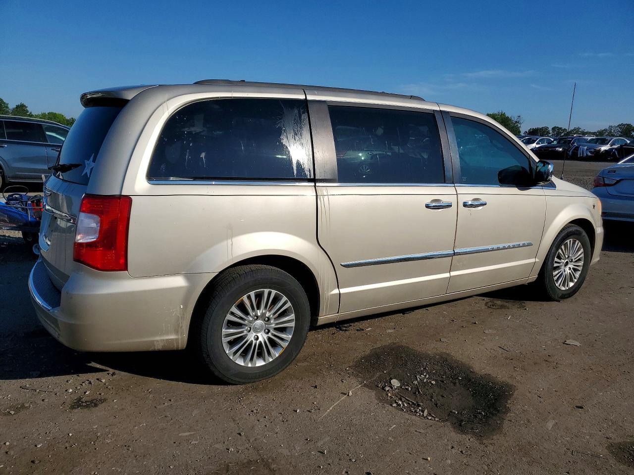 2013 Chrysler Town & Country Touring L Gold vin: 2C4RC1CG0DR614815
