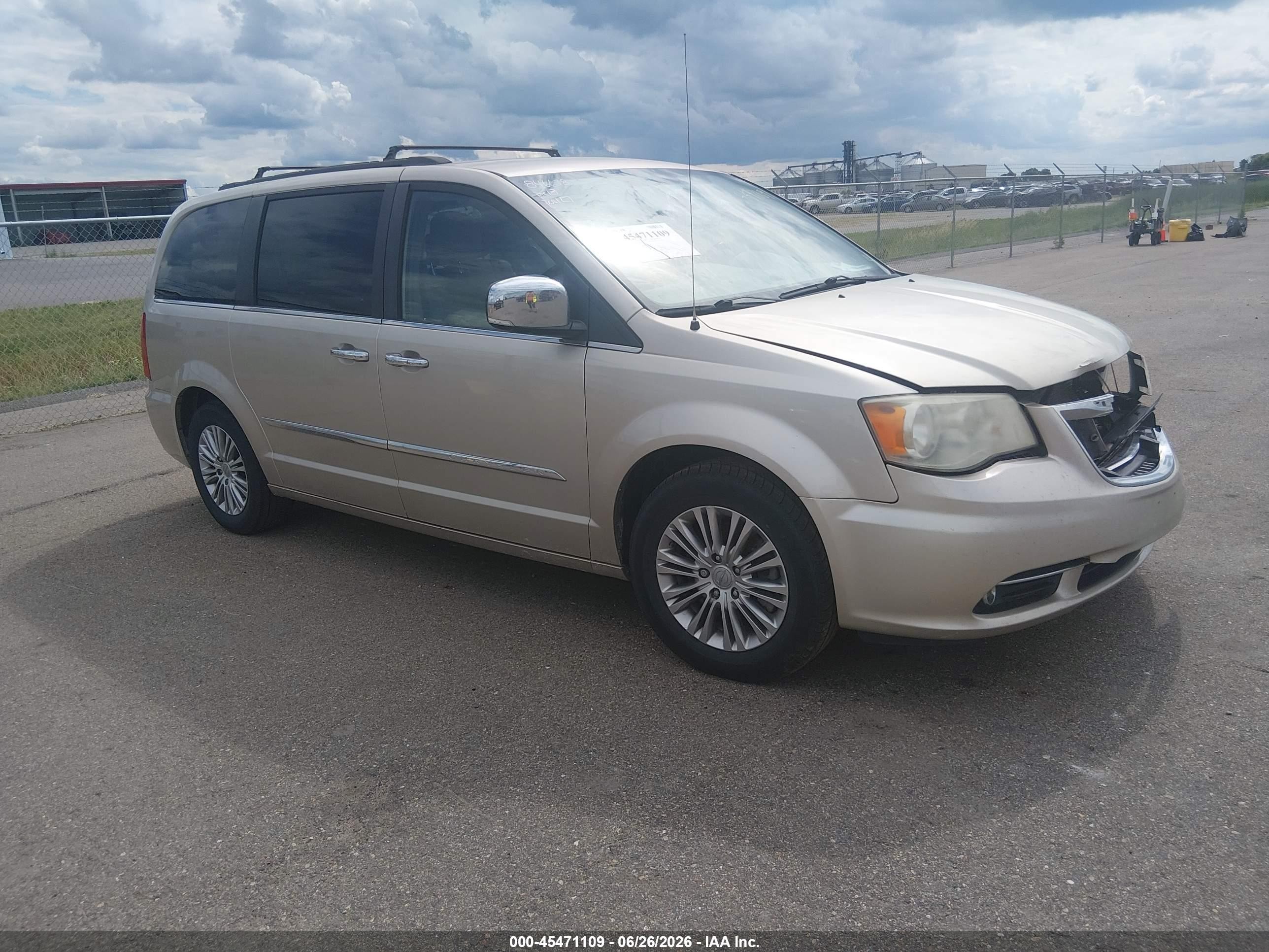 2013 Chrysler Town & Country Touring-l Gold vin: 2C4RC1CG0DR616080