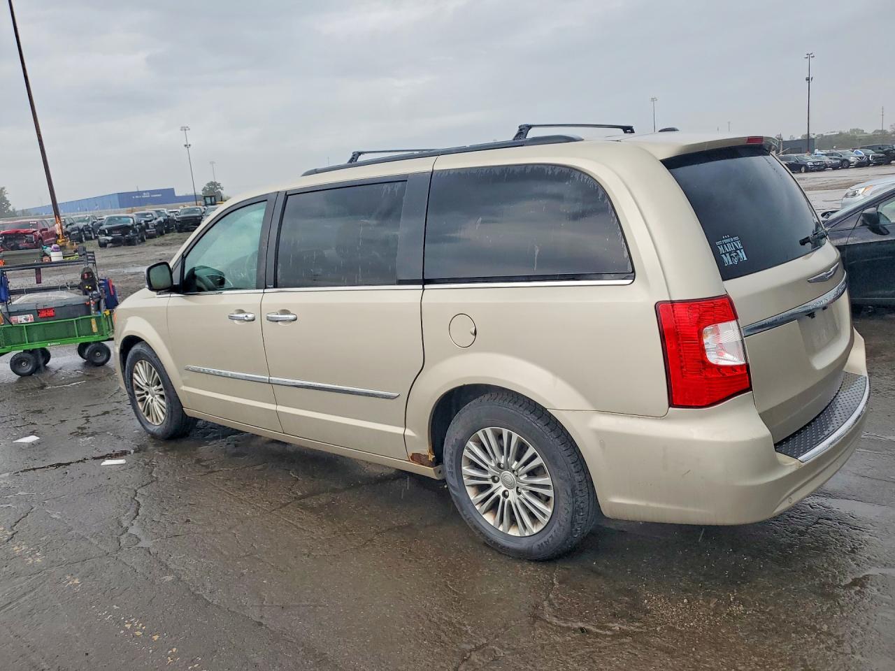 2013 Chrysler Town & Country Touring L Желто-коричневый vin: 2C4RC1CG0DR645921