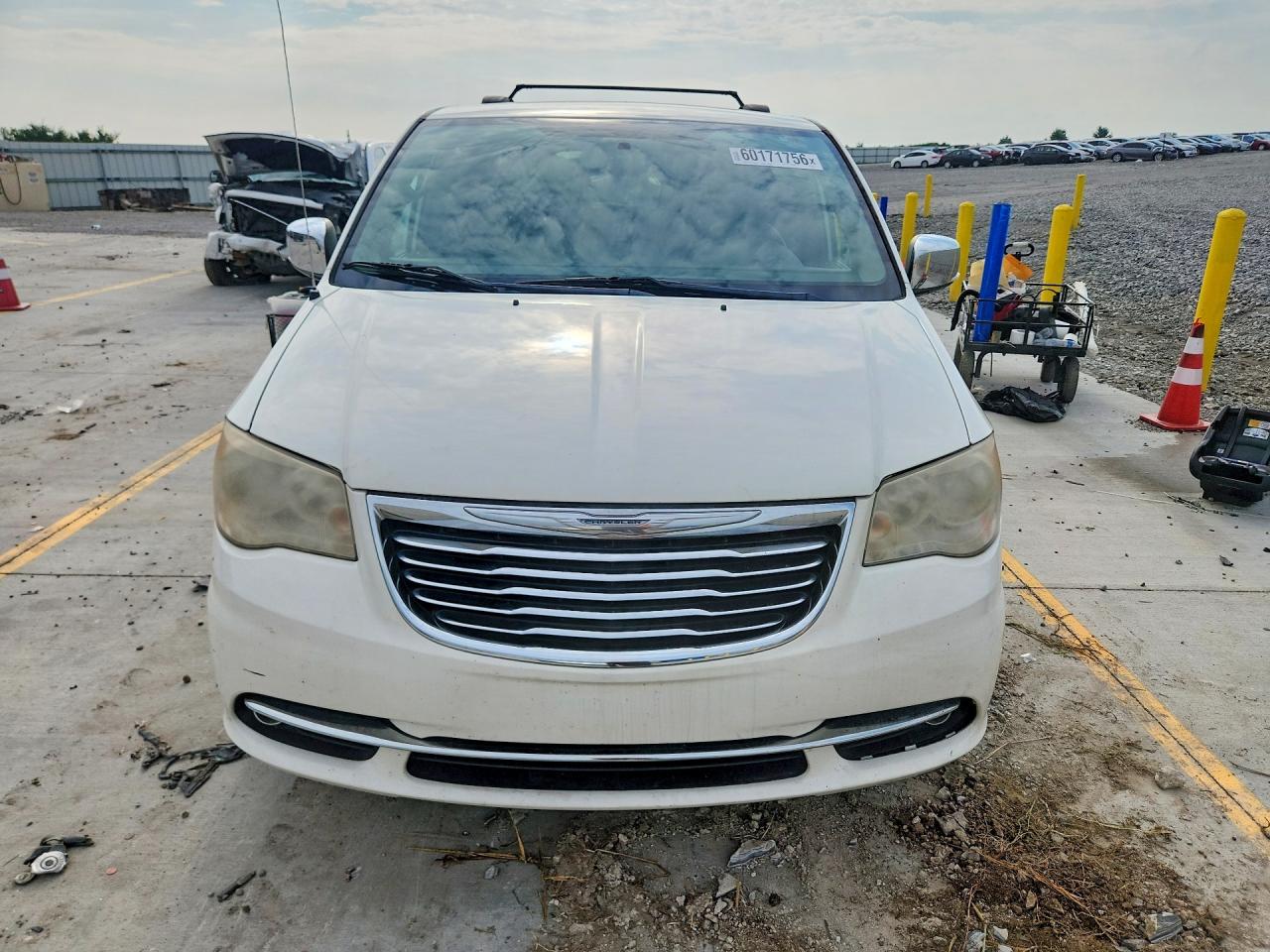 2013 Chrysler Town & Country Touring L White vin: 2C4RC1CG0DR708712