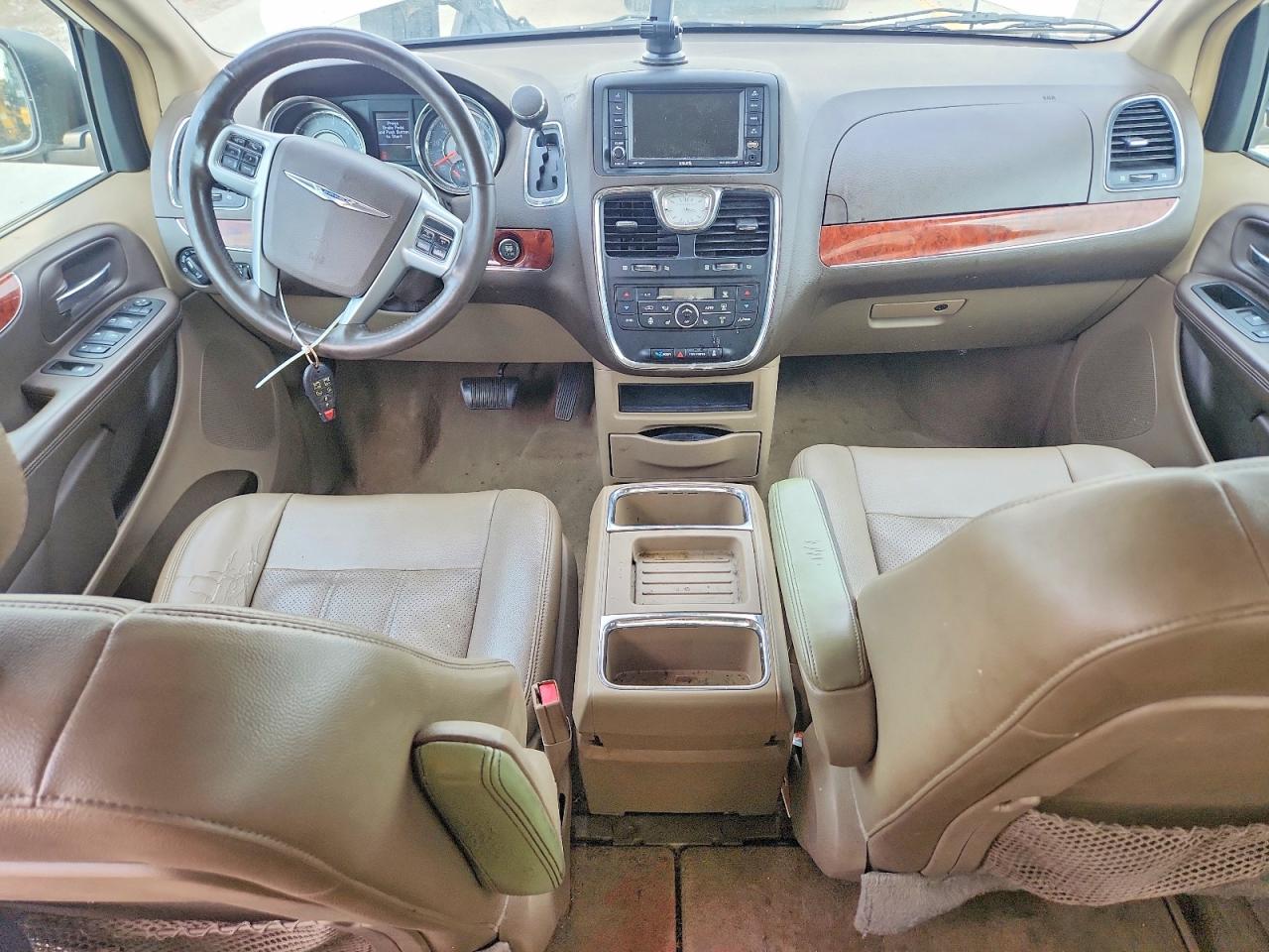 2013 Chrysler Town & Country Touring L White vin: 2C4RC1CG0DR708712
