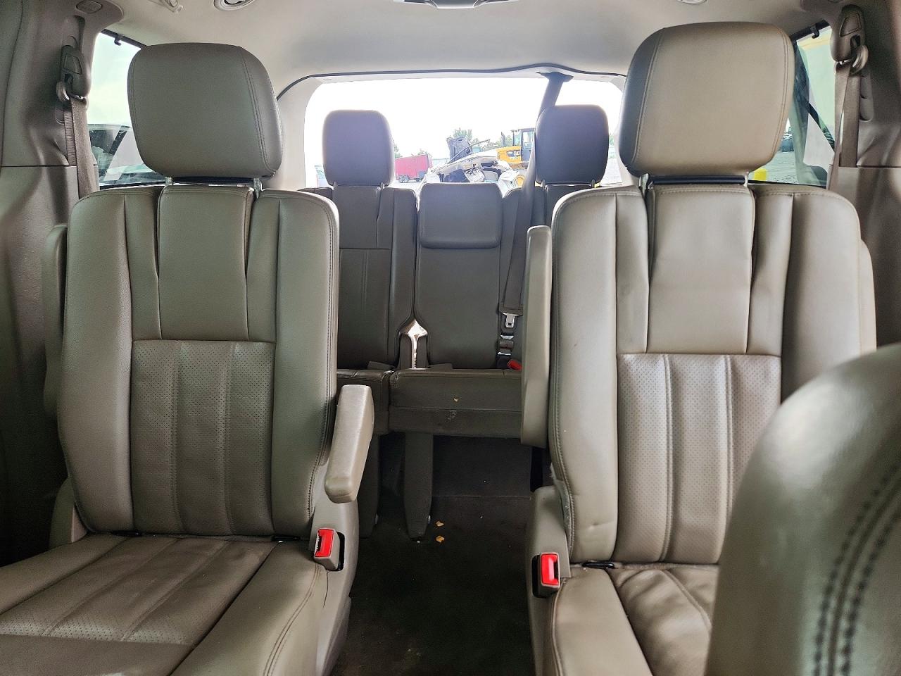 2013 Chrysler Town & Country Touring L White vin: 2C4RC1CG0DR708712