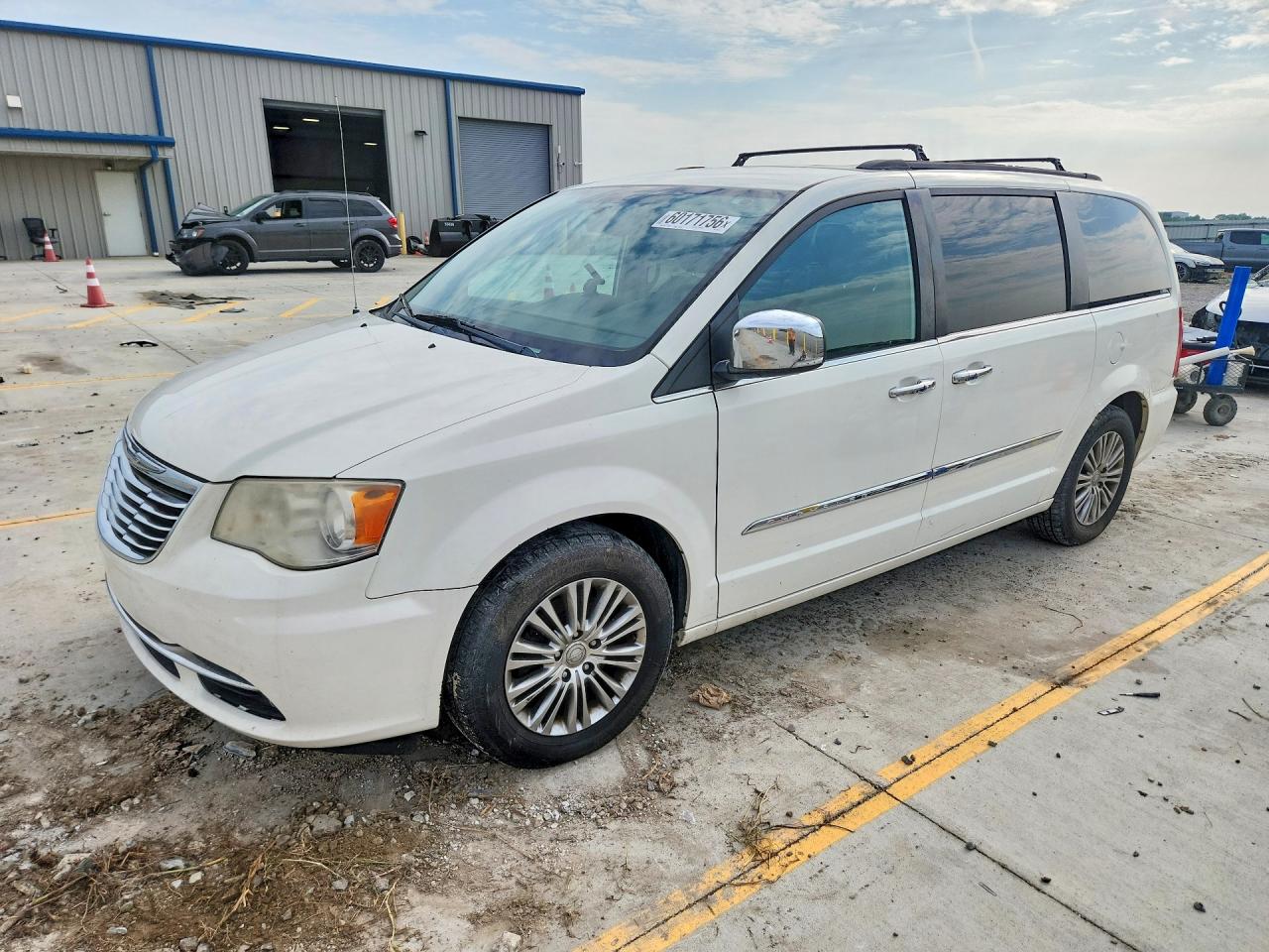 2013 Chrysler Town & Country Touring L White vin: 2C4RC1CG0DR708712