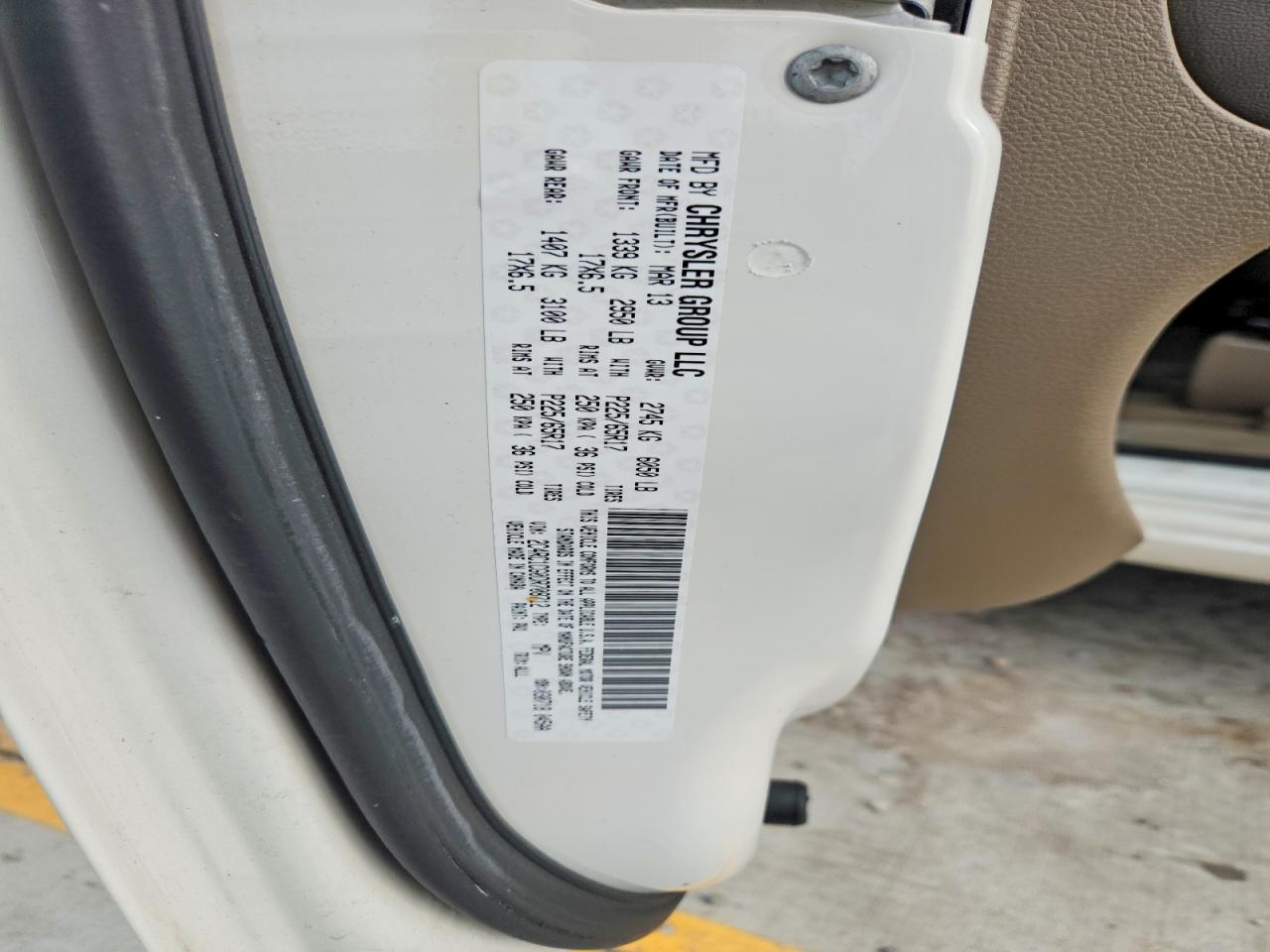 2013 Chrysler Town & Country Touring L White vin: 2C4RC1CG0DR708712