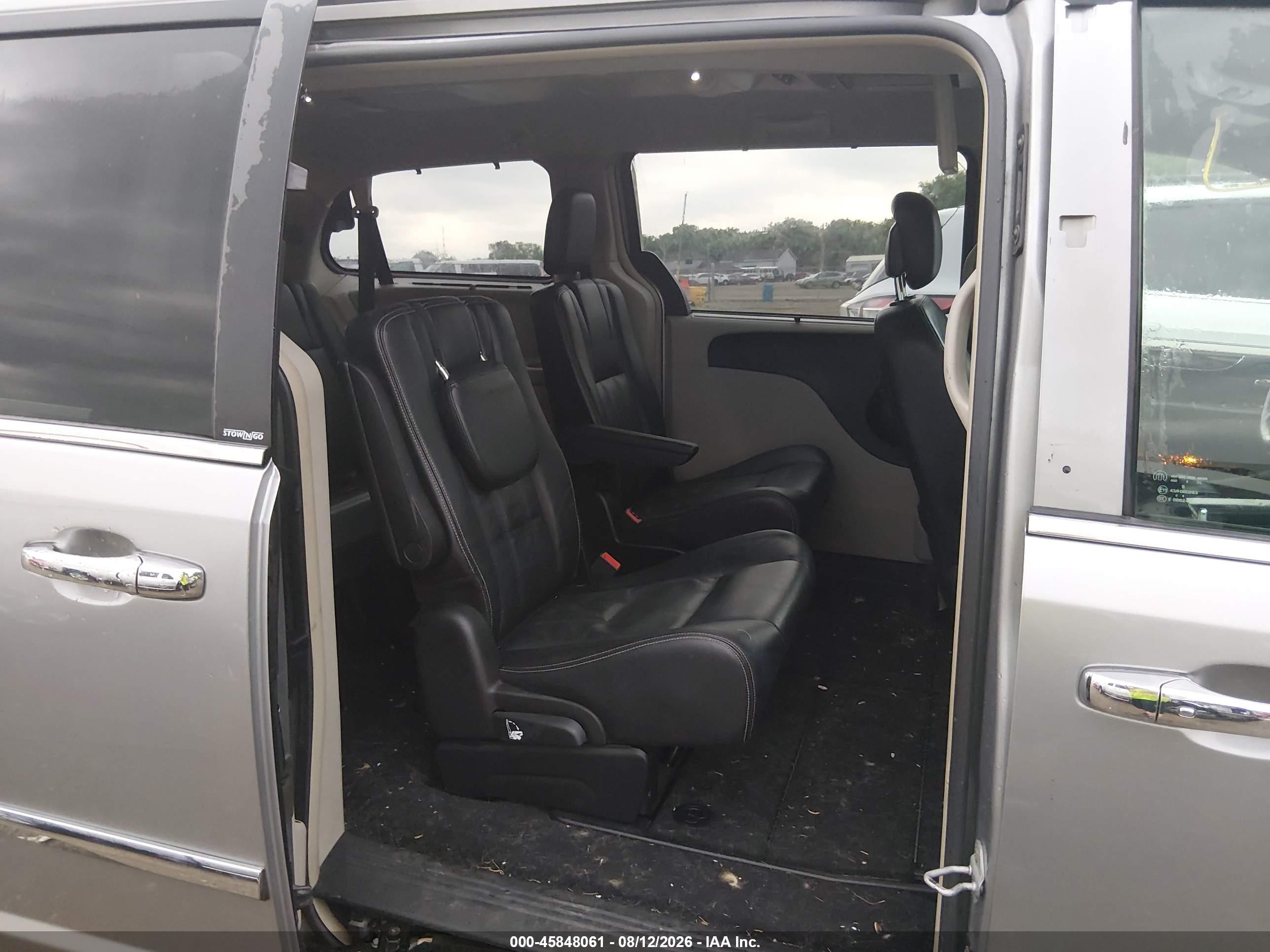 2013 Chrysler Town & Country Touring-l Silver vin: 2C4RC1CG0DR818255