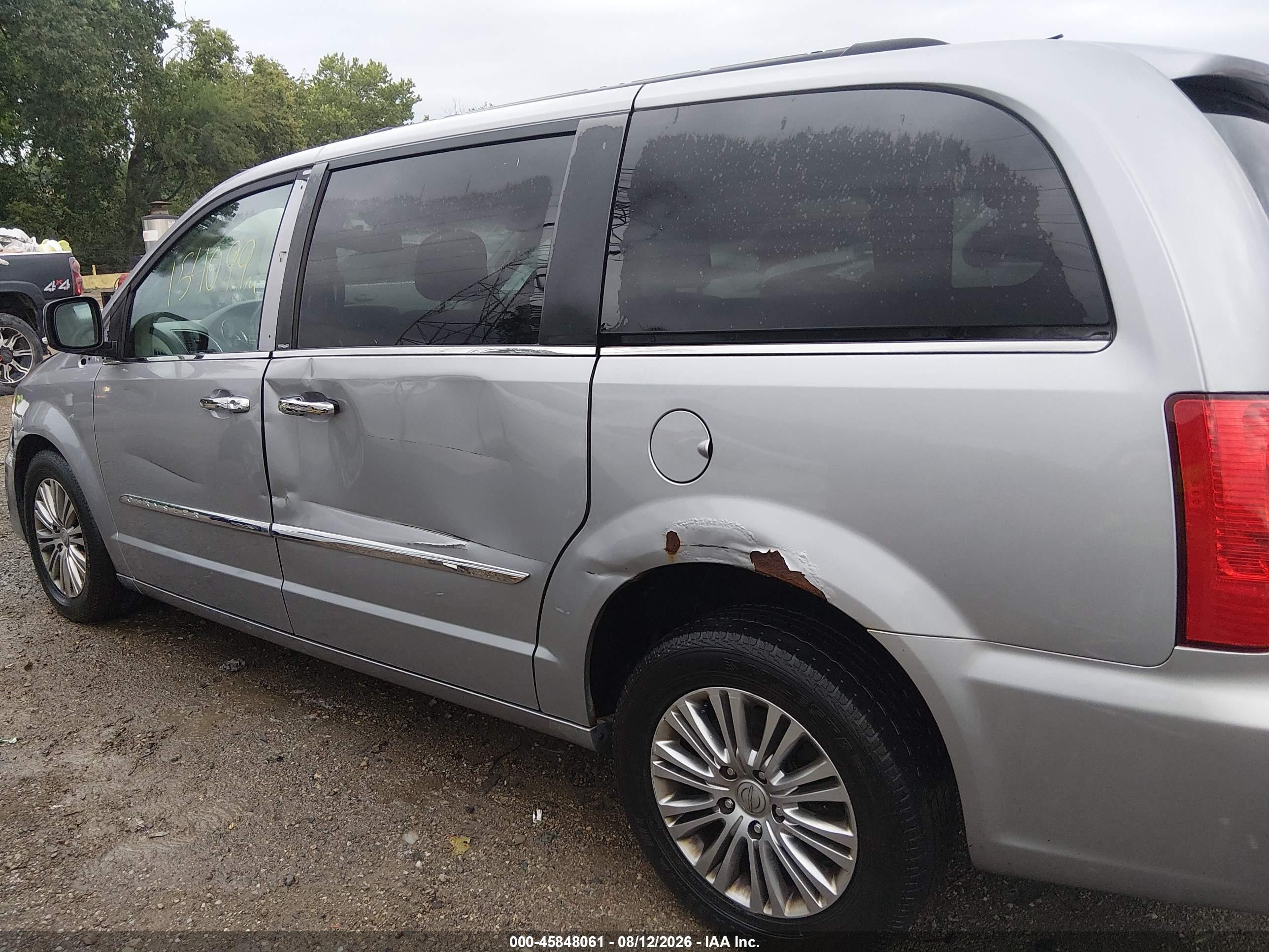 2013 Chrysler Town & Country Touring-l Silver vin: 2C4RC1CG0DR818255