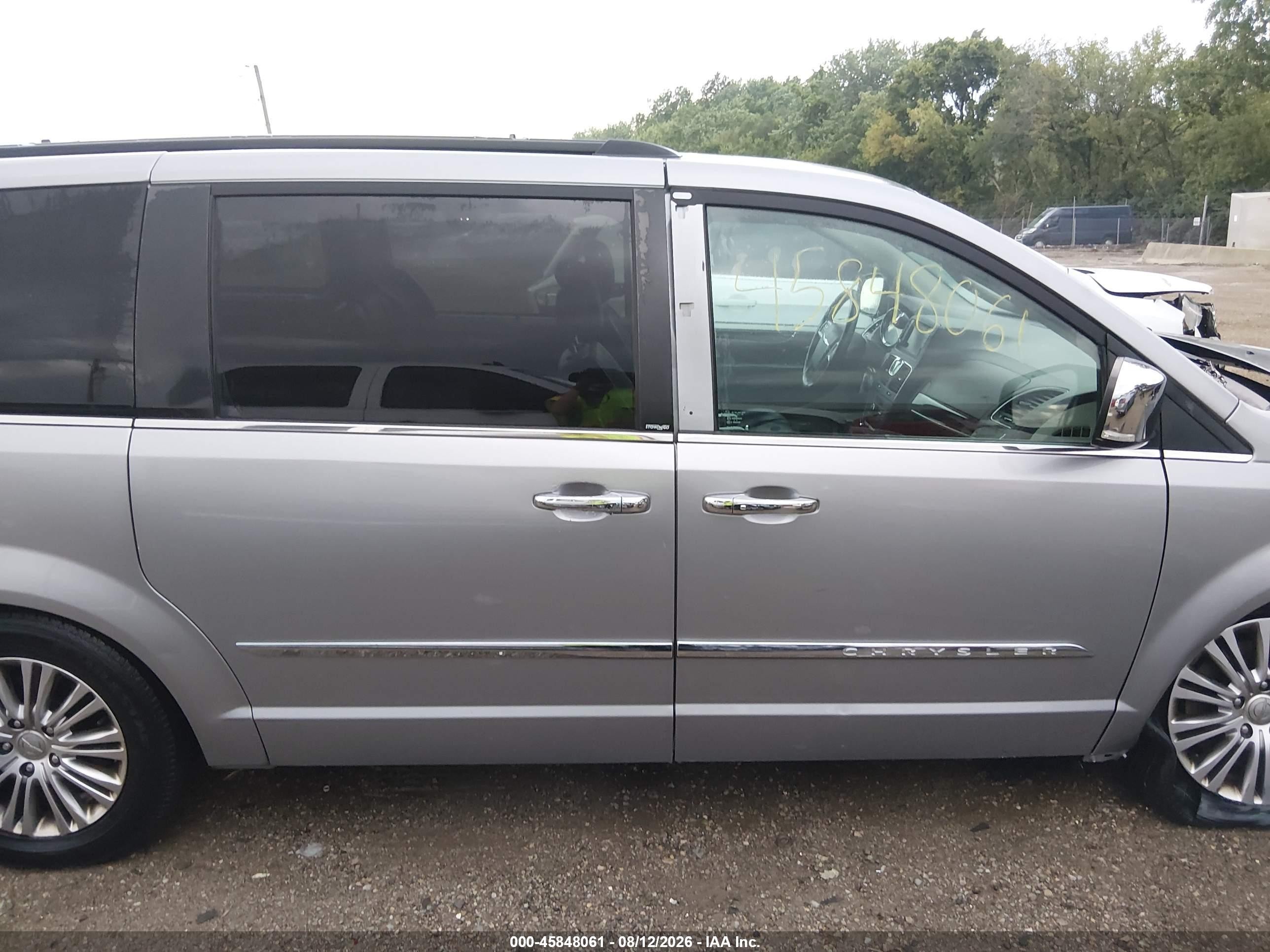 2013 Chrysler Town & Country Touring-l Silver vin: 2C4RC1CG0DR818255