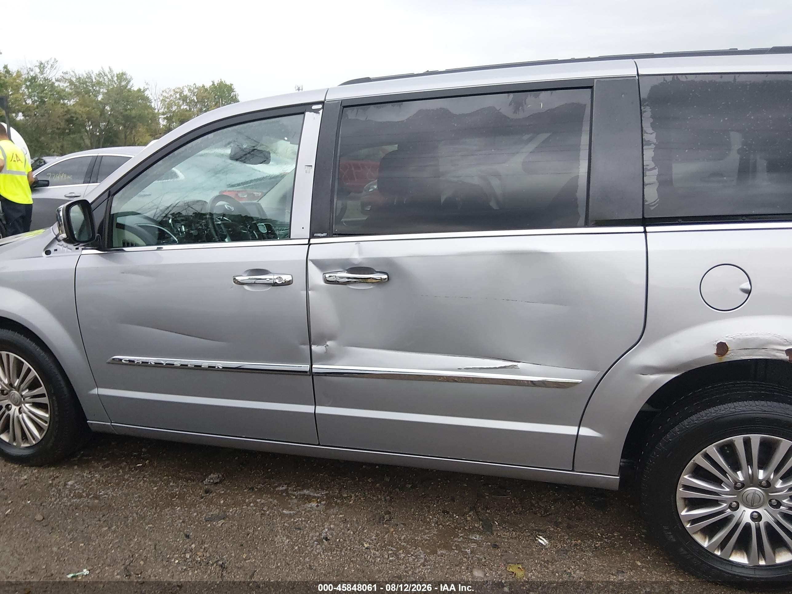 2013 Chrysler Town & Country Touring-l Silver vin: 2C4RC1CG0DR818255