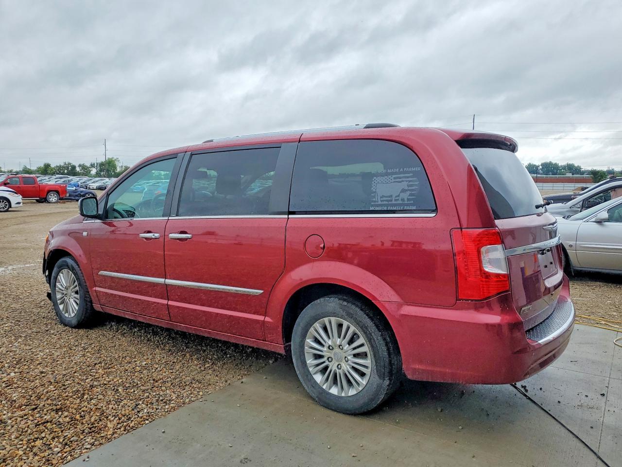 2014 Chrysler Town & Country Touring L Red vin: 2C4RC1CG0ER225724