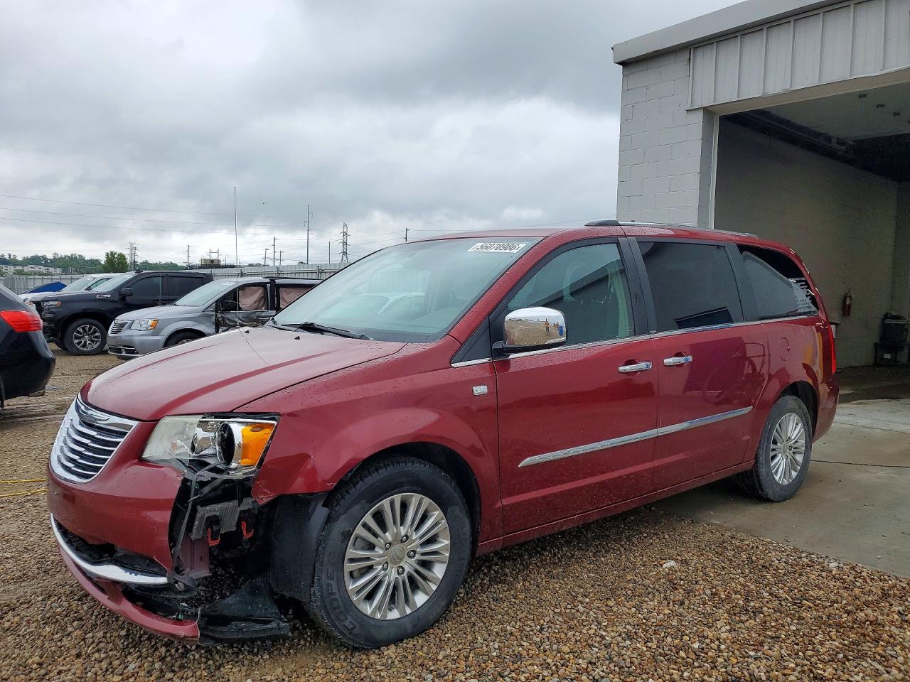 2014 Chrysler Town & Country Touring L Red vin: 2C4RC1CG0ER225724