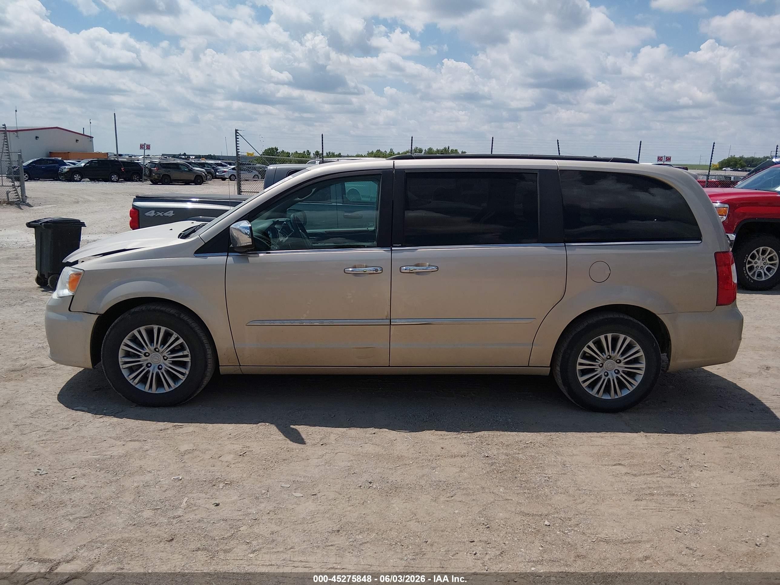 2014 Chrysler Town & Country Touring-l Tan vin: 2C4RC1CG0ER231524