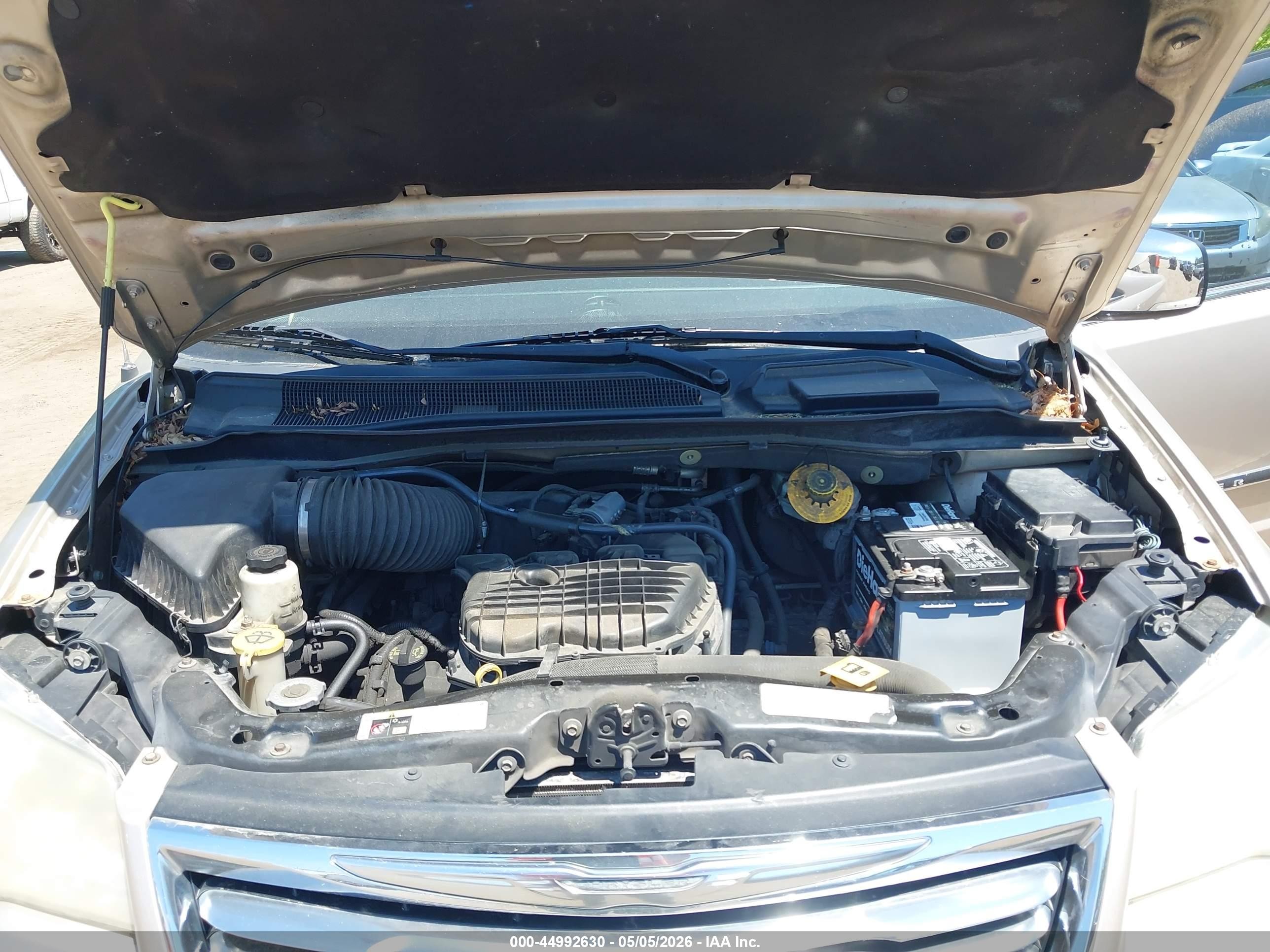 2014 Chrysler Town & Country Touring-l 30th Anniversary Gold vin: 2C4RC1CG0ER251451