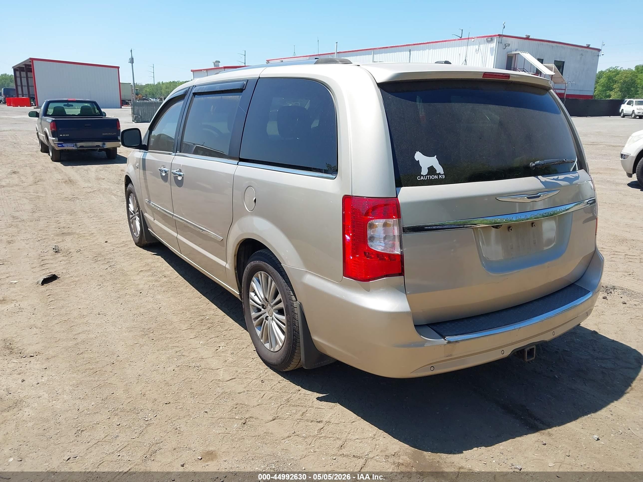 2014 Chrysler Town & Country Touring-l 30th Anniversary Gold vin: 2C4RC1CG0ER251451