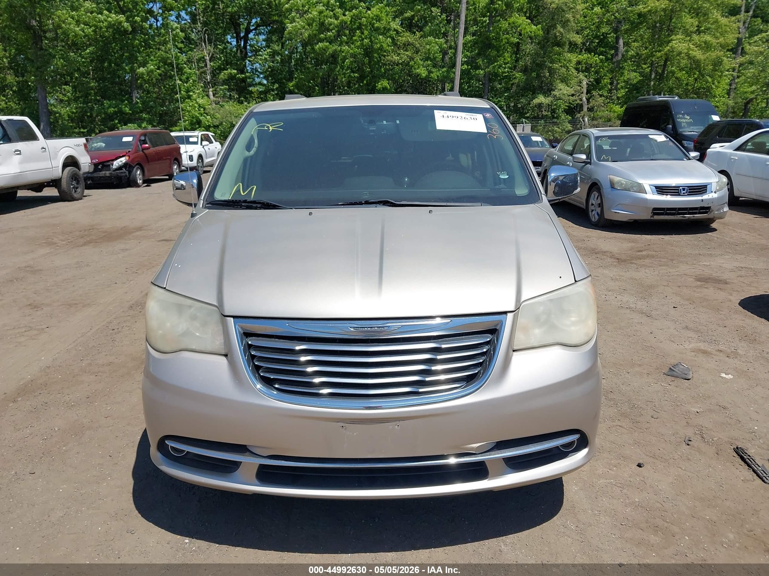 2014 Chrysler Town & Country Touring-l 30th Anniversary Gold vin: 2C4RC1CG0ER251451