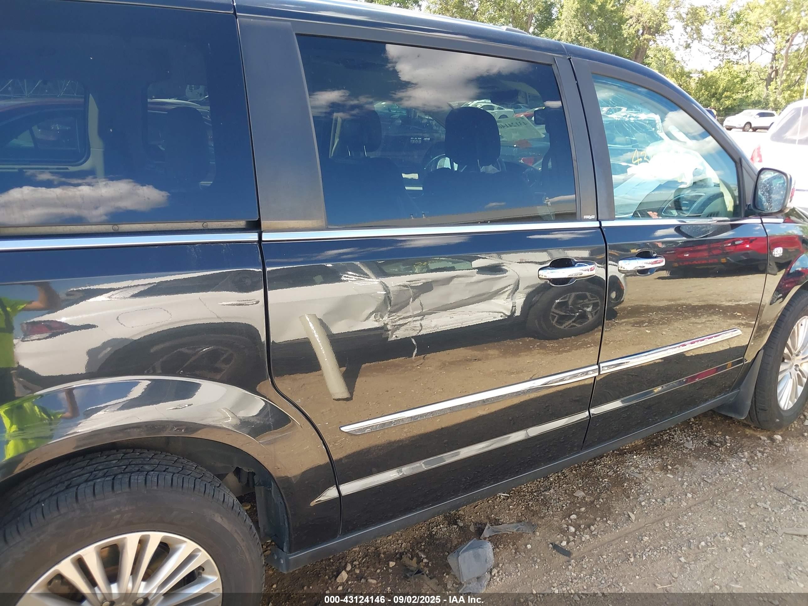 2014 Chrysler Town & Country Touring-l 30th Anniversary Black vin: 2C4RC1CG0ER274728