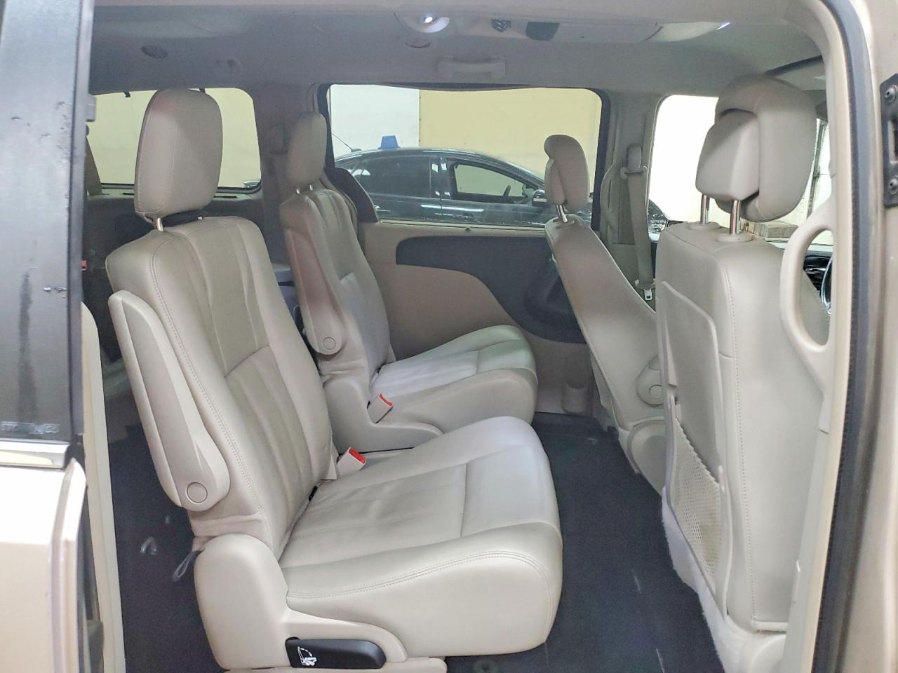 2014 Chrysler Town & Country Touring L Gold vin: 2C4RC1CG0ER297541