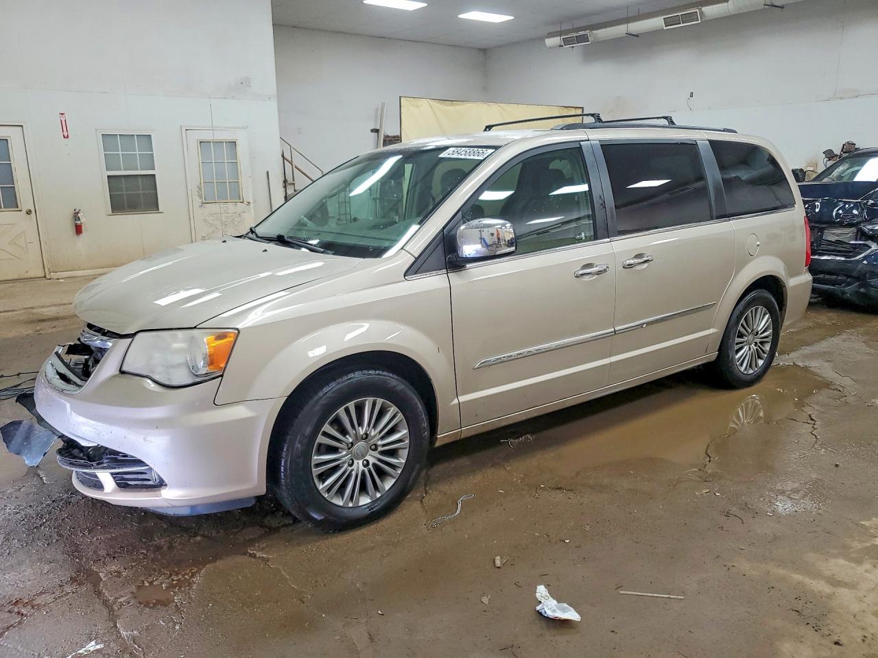 2014 Chrysler Town & Country Touring L Gold vin: 2C4RC1CG0ER297541