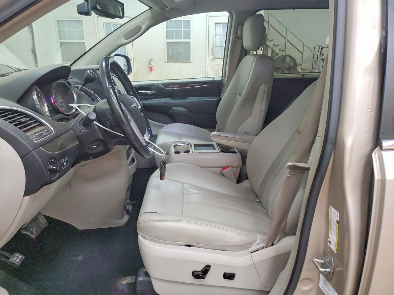 2014 Chrysler Town & Country Touring L Gold vin: 2C4RC1CG0ER297541