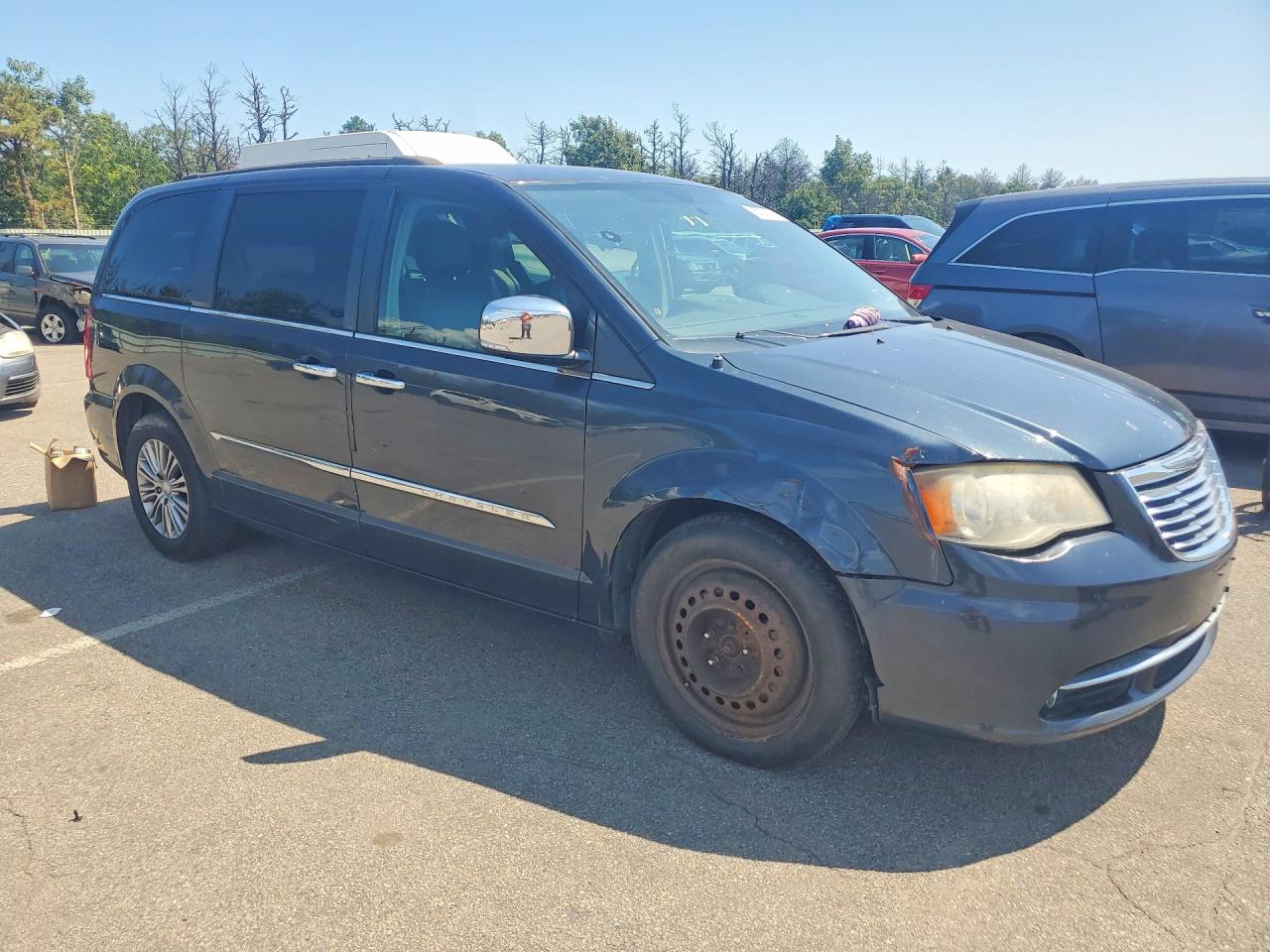 2014 Chrysler Town & Country Touring L Blue vin: 2C4RC1CG0ER304424