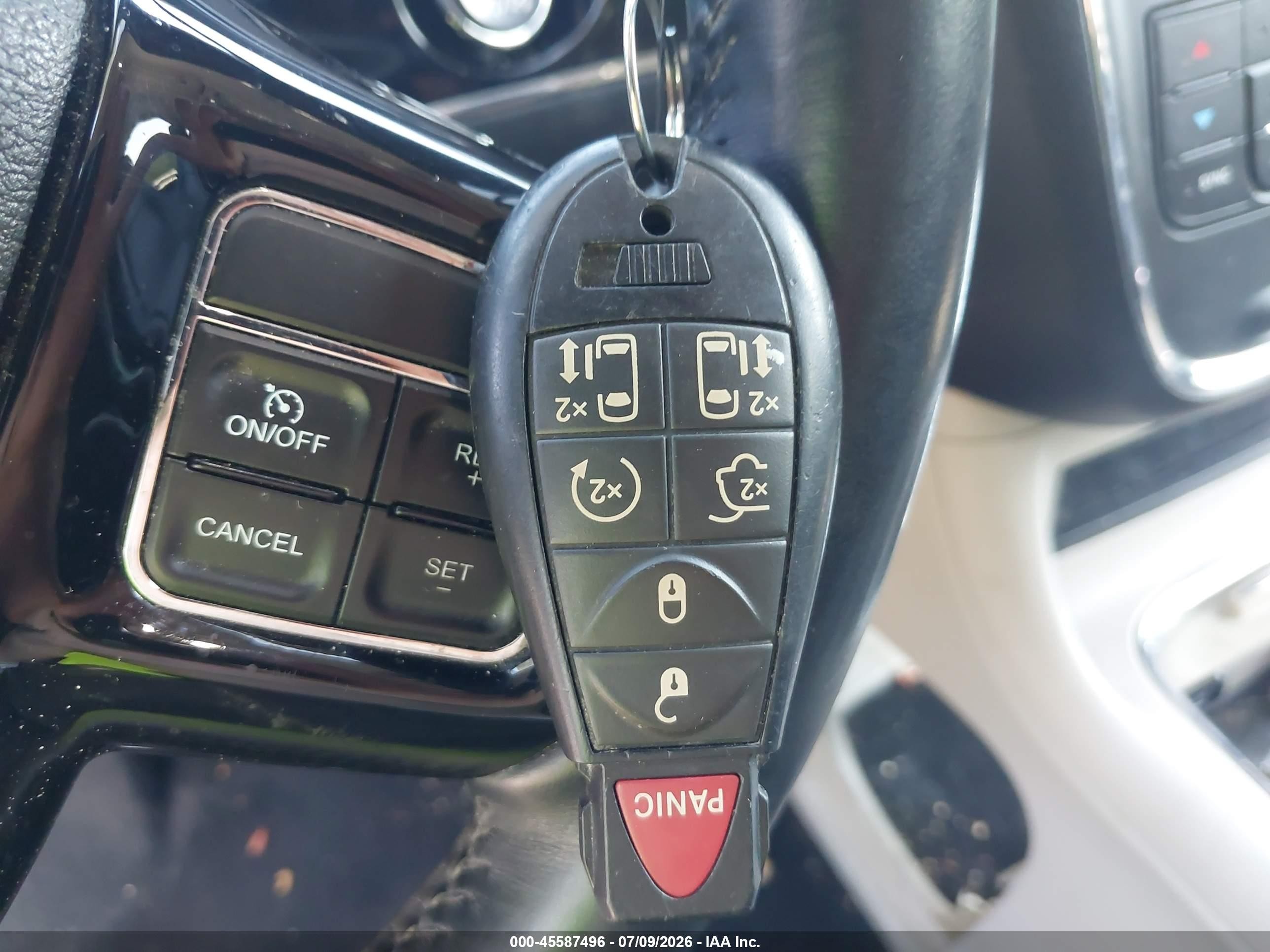 2014 Chrysler Town & Country Touring-l 30th Anniversary Burgundy vin: 2C4RC1CG0ER363957