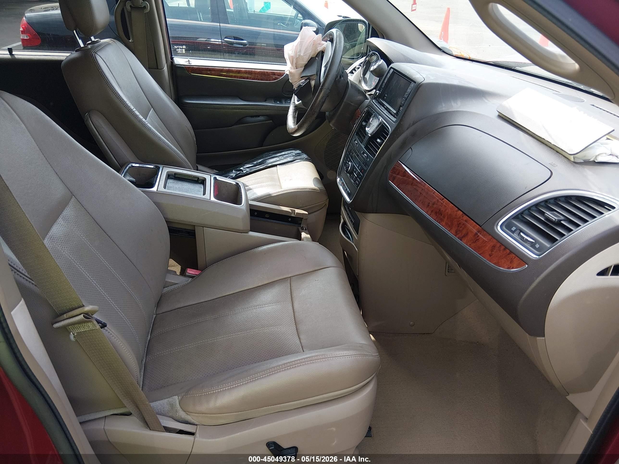 2014 Chrysler Town & Country Touring-l Red vin: 2C4RC1CG0ER367927