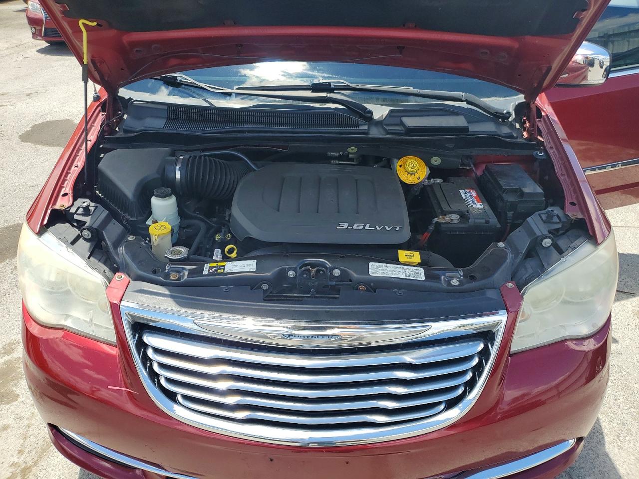 2014 Chrysler Town & Country Touring L Red vin: 2C4RC1CG0ER407942