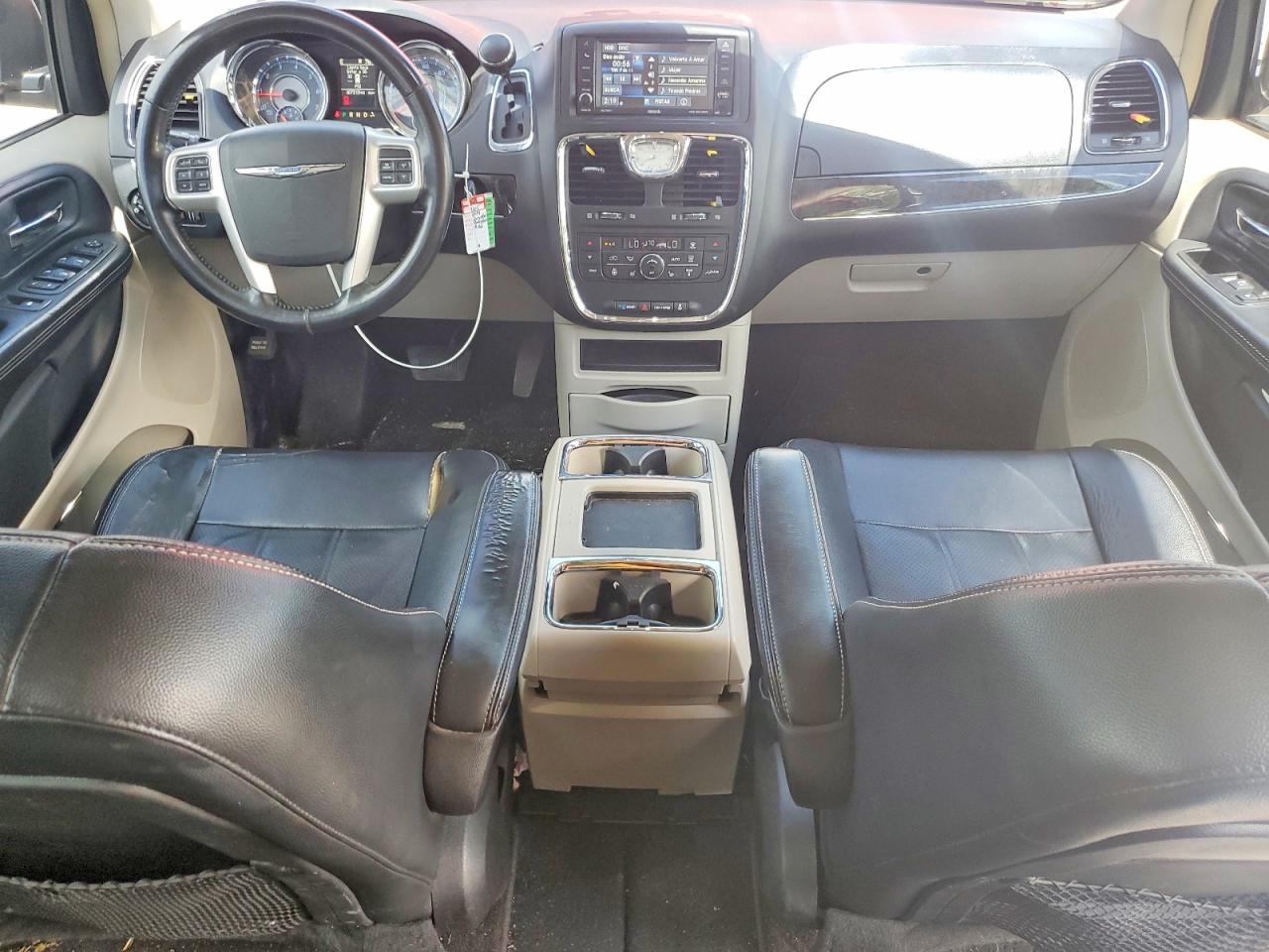 2014 Chrysler Town & Country Touring L Red vin: 2C4RC1CG0ER407942