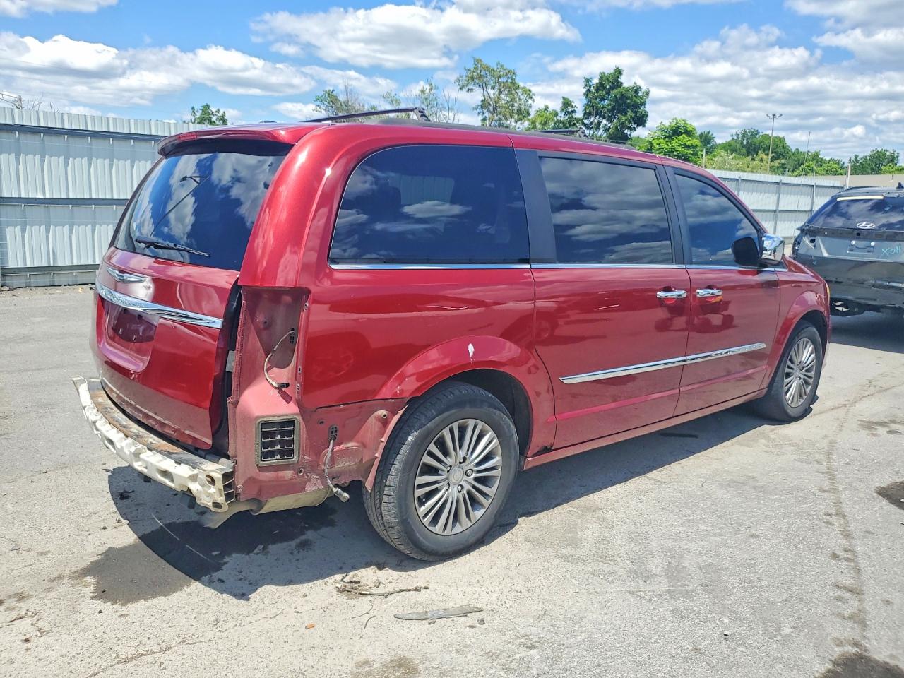 2014 Chrysler Town & Country Touring L Red vin: 2C4RC1CG0ER407942