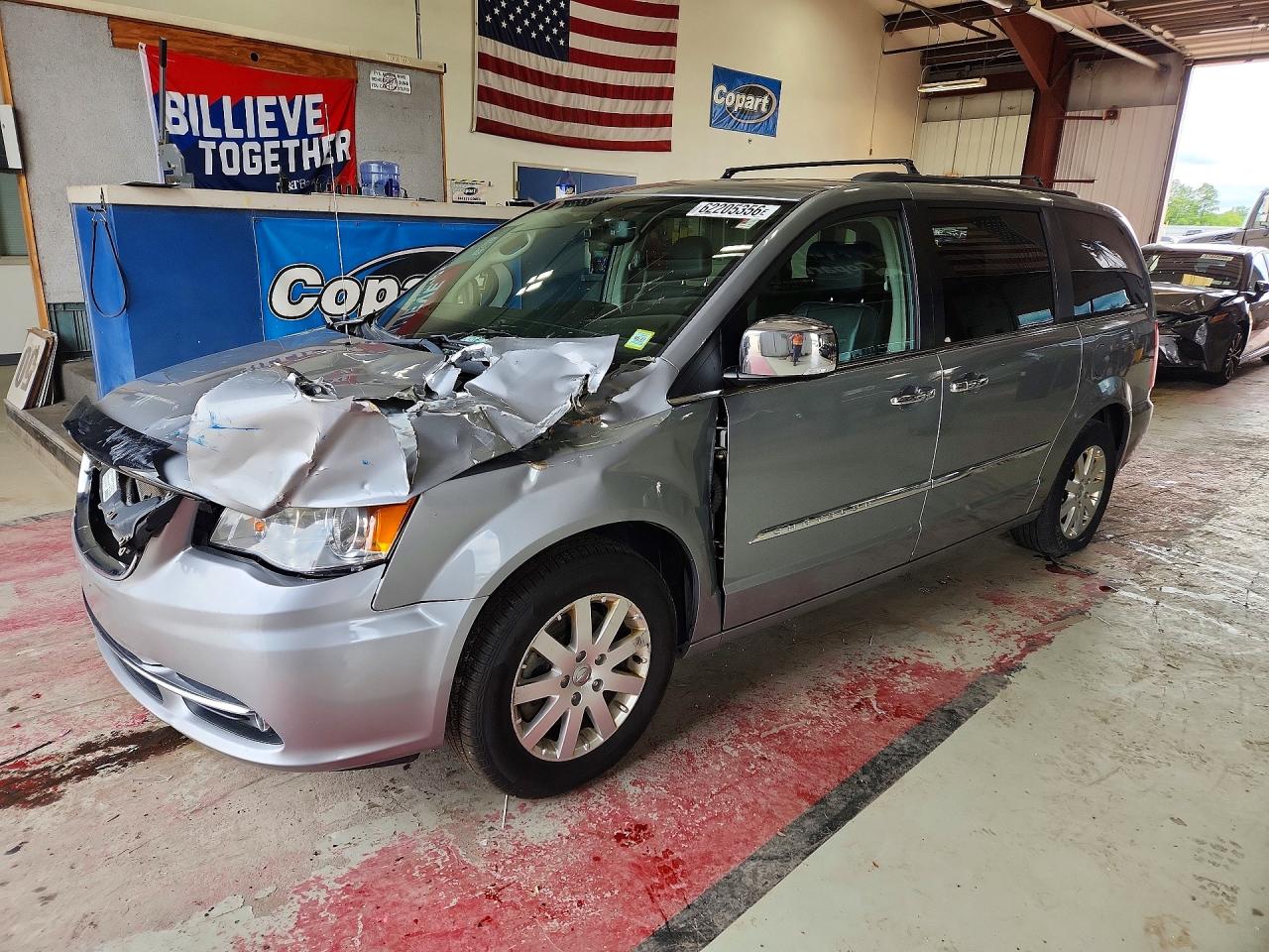 2014 Chrysler Town & Country Touring L Silver vin: 2C4RC1CG0ER425650