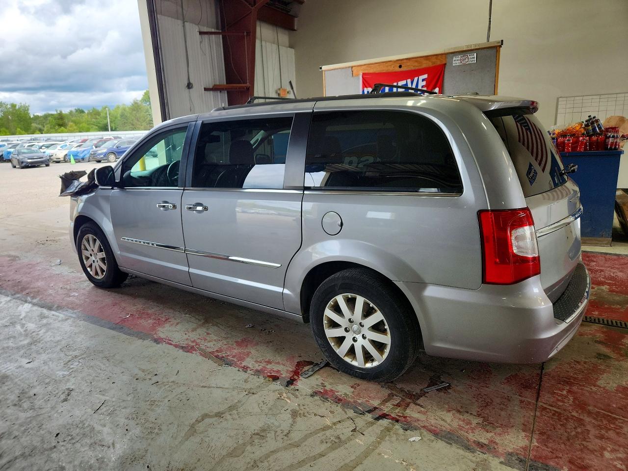 2014 Chrysler Town & Country Touring L Silver vin: 2C4RC1CG0ER425650