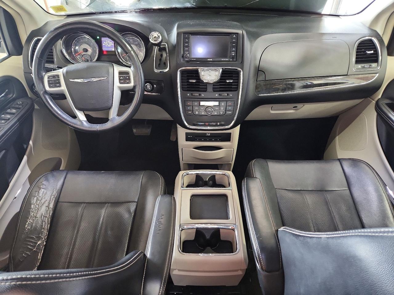 2014 Chrysler Town & Country Touring L Silver vin: 2C4RC1CG0ER425650