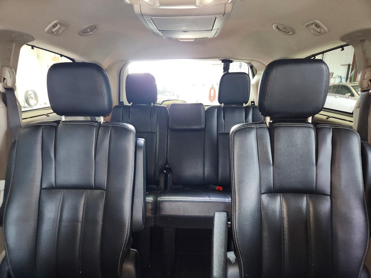 2014 Chrysler Town & Country Touring L Silver vin: 2C4RC1CG0ER425650