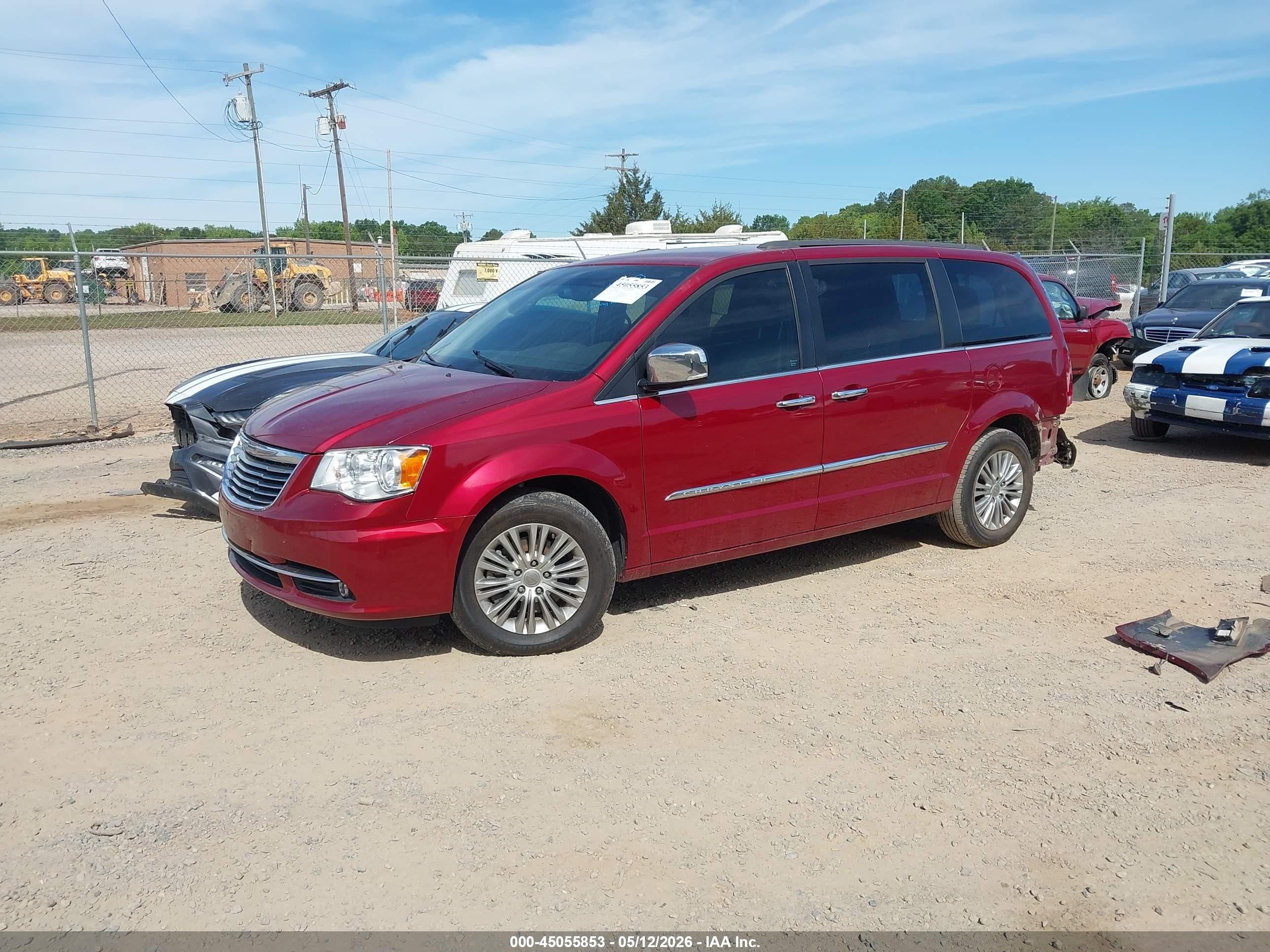 2015 Chrysler Town & Country Touring-l Burgundy vin: 2C4RC1CG0FR546261