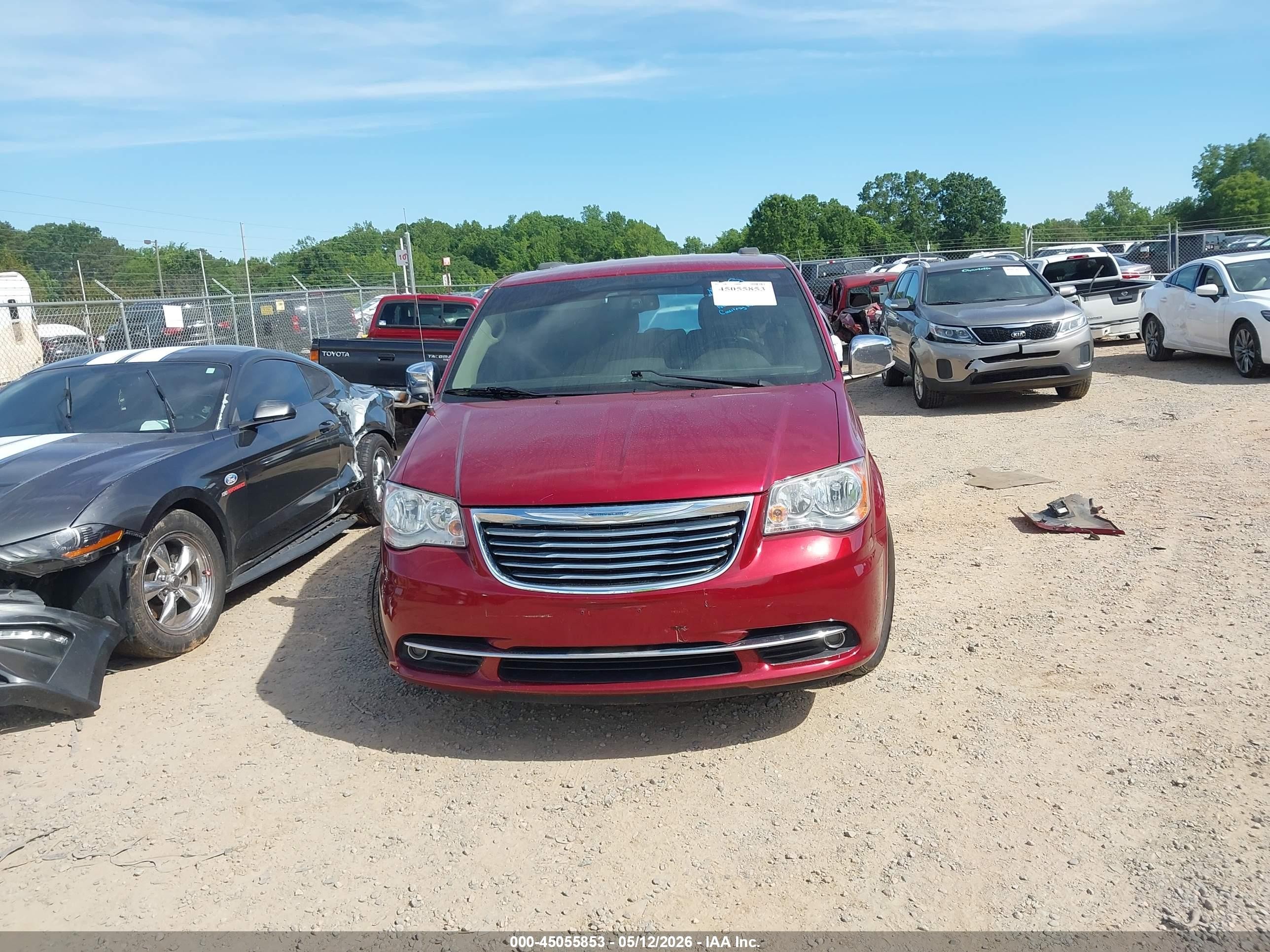2015 Chrysler Town & Country Touring-l Burgundy vin: 2C4RC1CG0FR546261