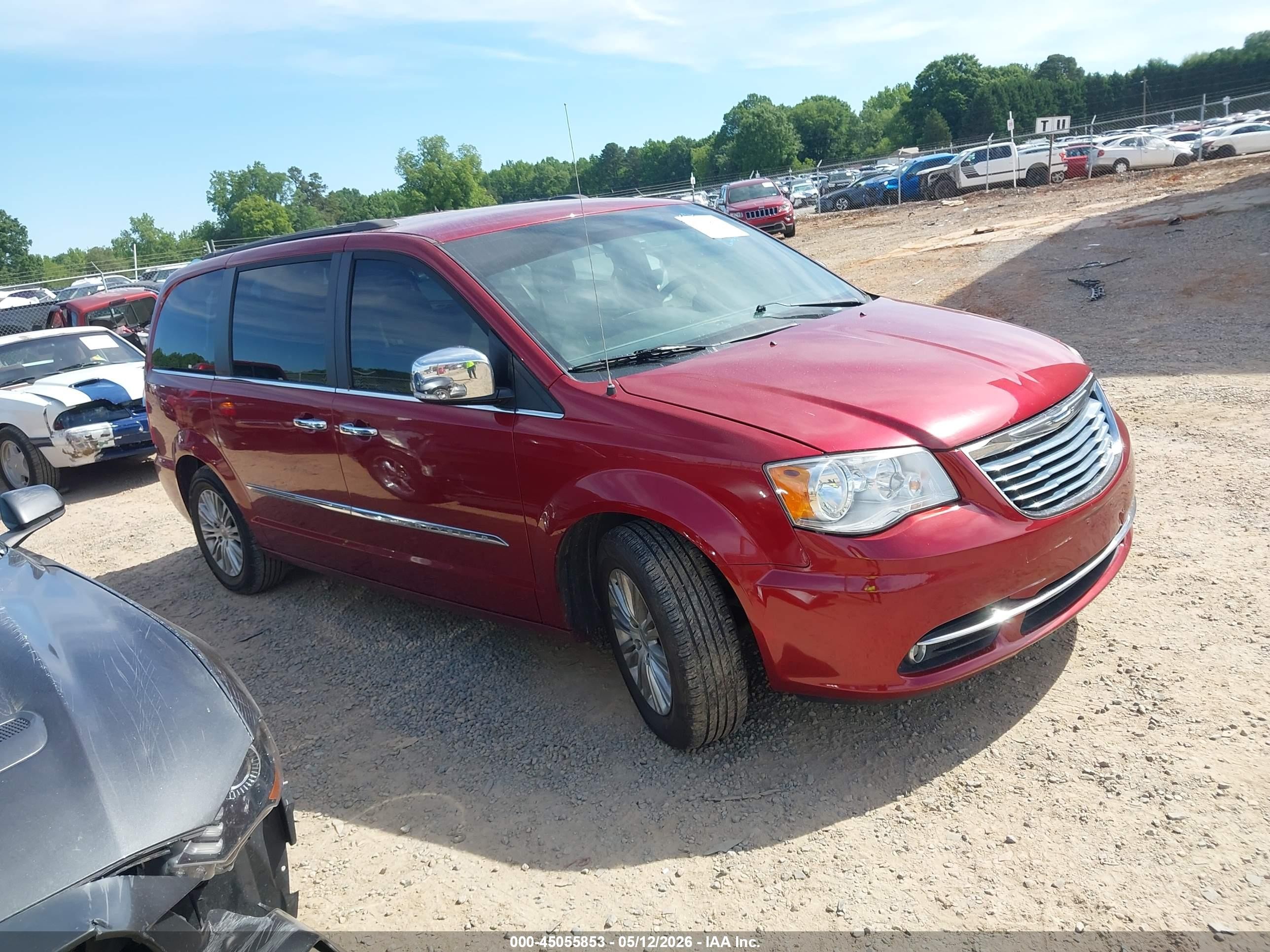 2015 Chrysler Town & Country Touring-l Burgundy vin: 2C4RC1CG0FR546261