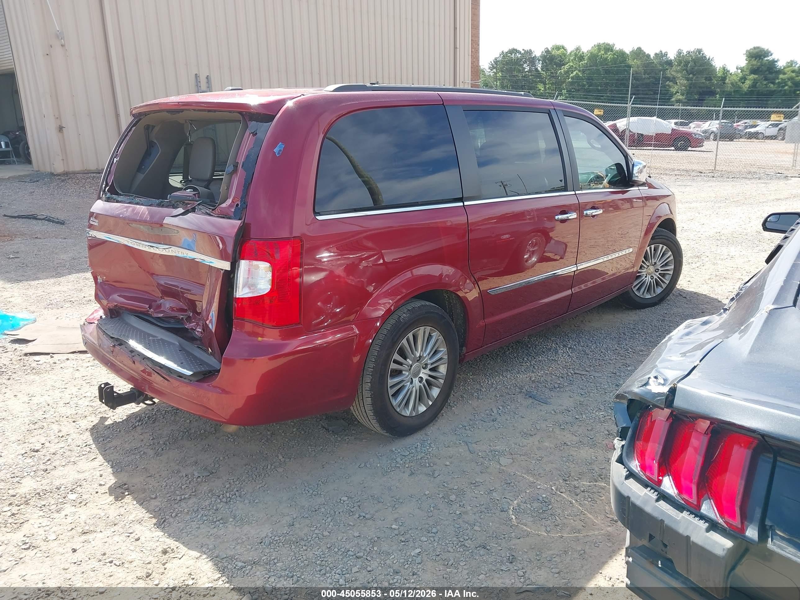 2015 Chrysler Town & Country Touring-l Burgundy vin: 2C4RC1CG0FR546261