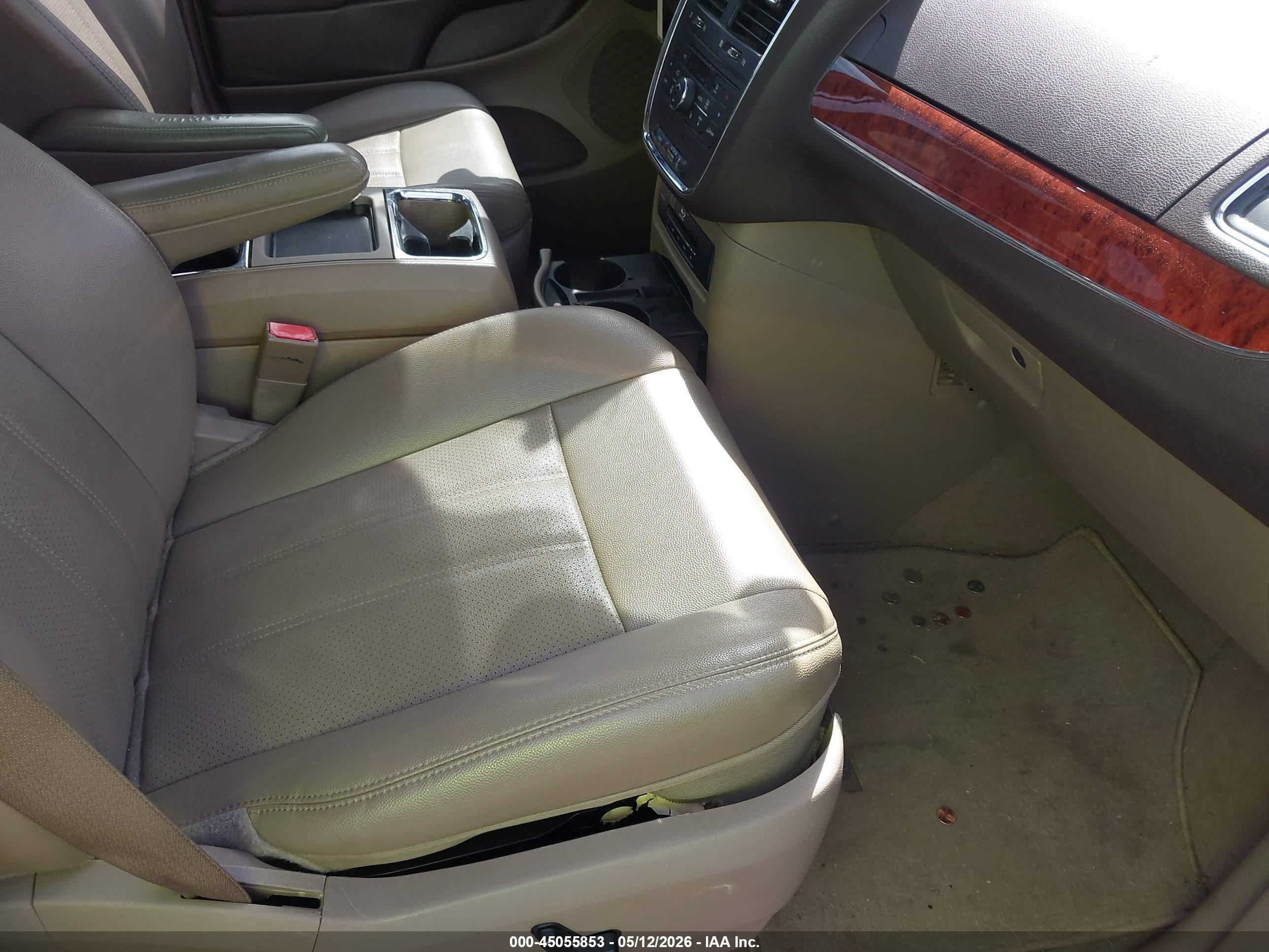 2015 Chrysler Town & Country Touring-l Burgundy vin: 2C4RC1CG0FR546261