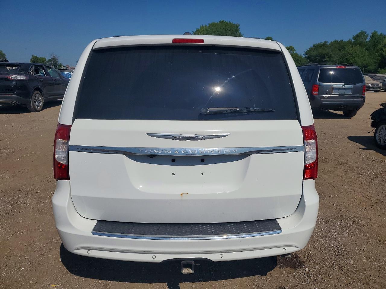 2015 Chrysler Town & Country Touring L White vin: 2C4RC1CG0FR609875