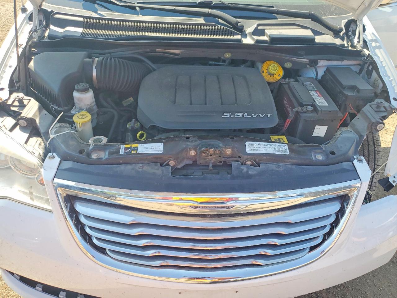2015 Chrysler Town & Country Touring L White vin: 2C4RC1CG0FR609875