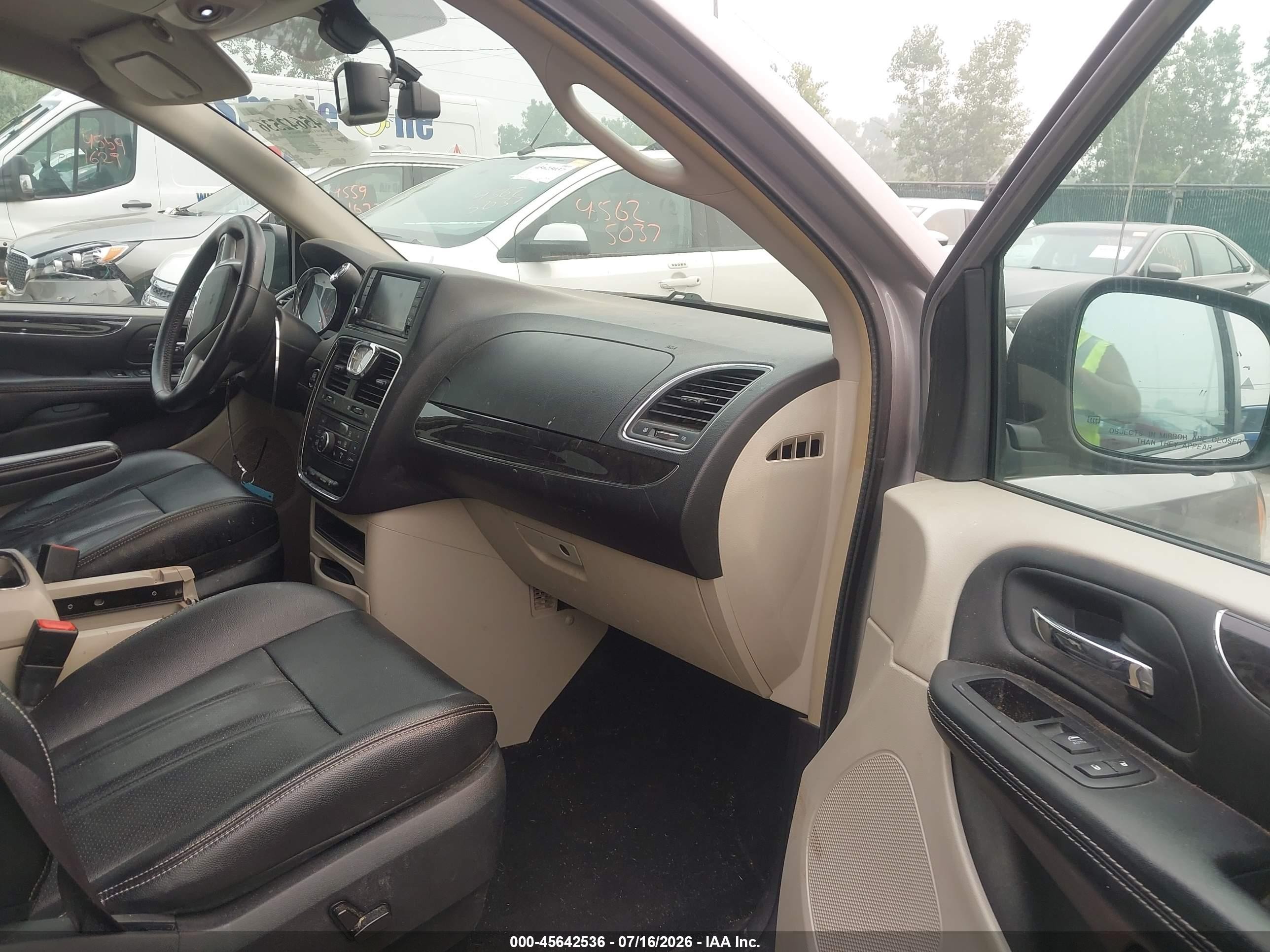 2015 Chrysler Town & Country Touring-l Серый vin: 2C4RC1CG0FR610301