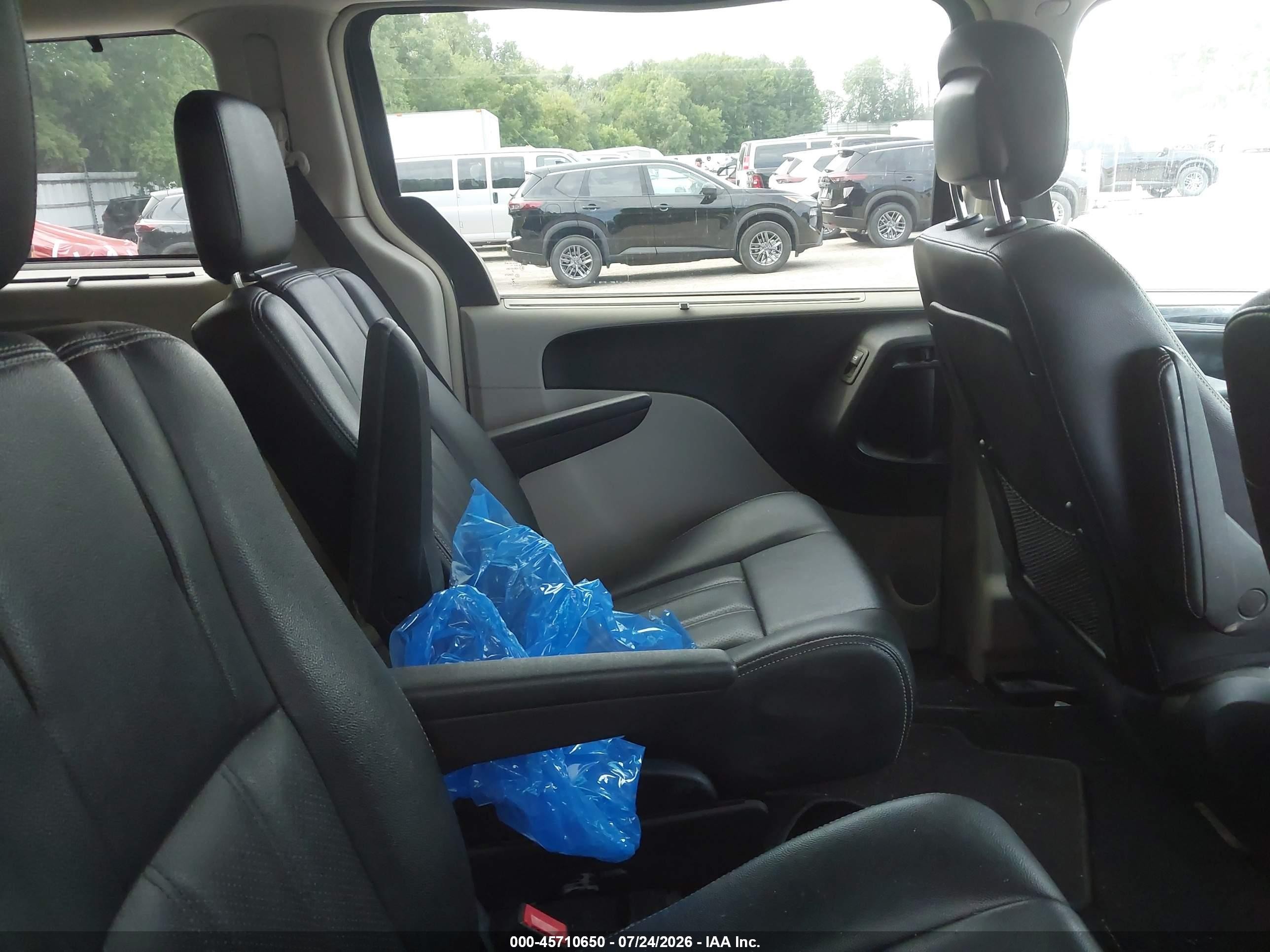 2015 Chrysler Town & Country Touring-l Black vin: 2C4RC1CG0FR697102