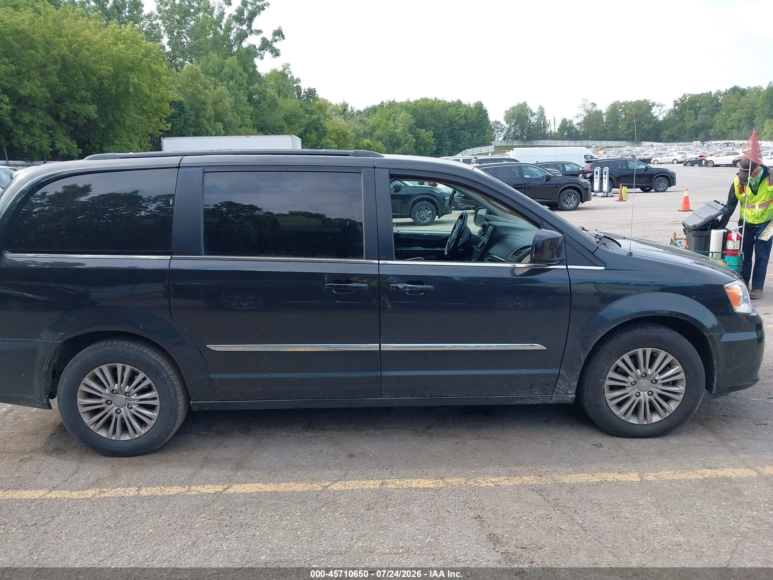 2015 Chrysler Town & Country Touring-l Black vin: 2C4RC1CG0FR697102