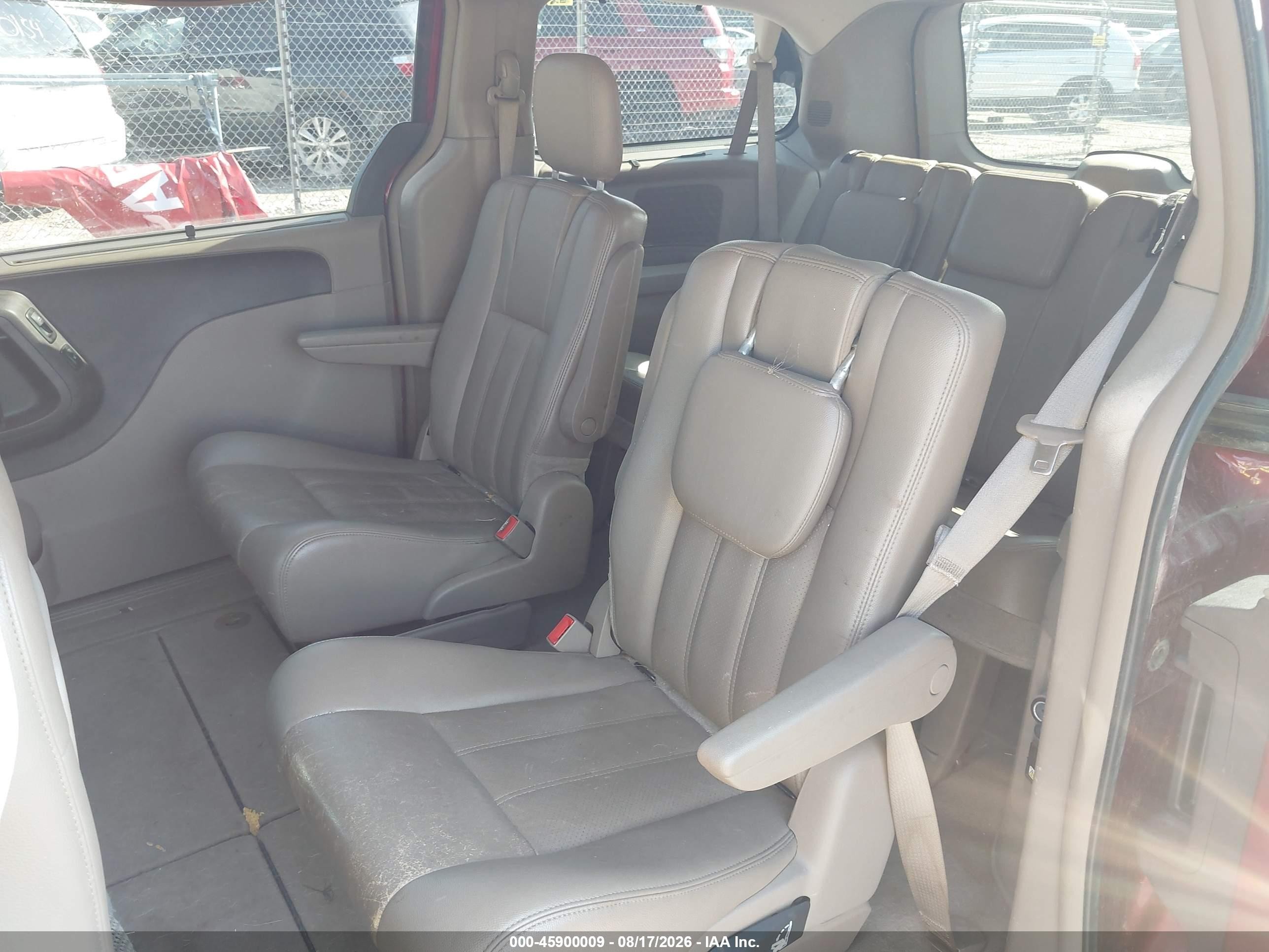 2012 Chrysler Town & Country Touring-l Red vin: 2C4RC1CG1CR229147