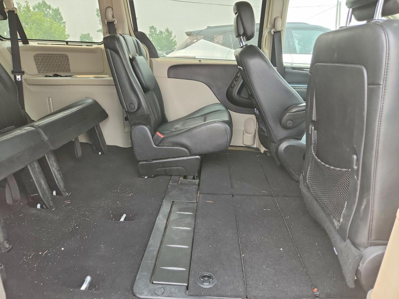 2012 Chrysler Town & Country Touring L Белый vin: 2C4RC1CG1CR301447