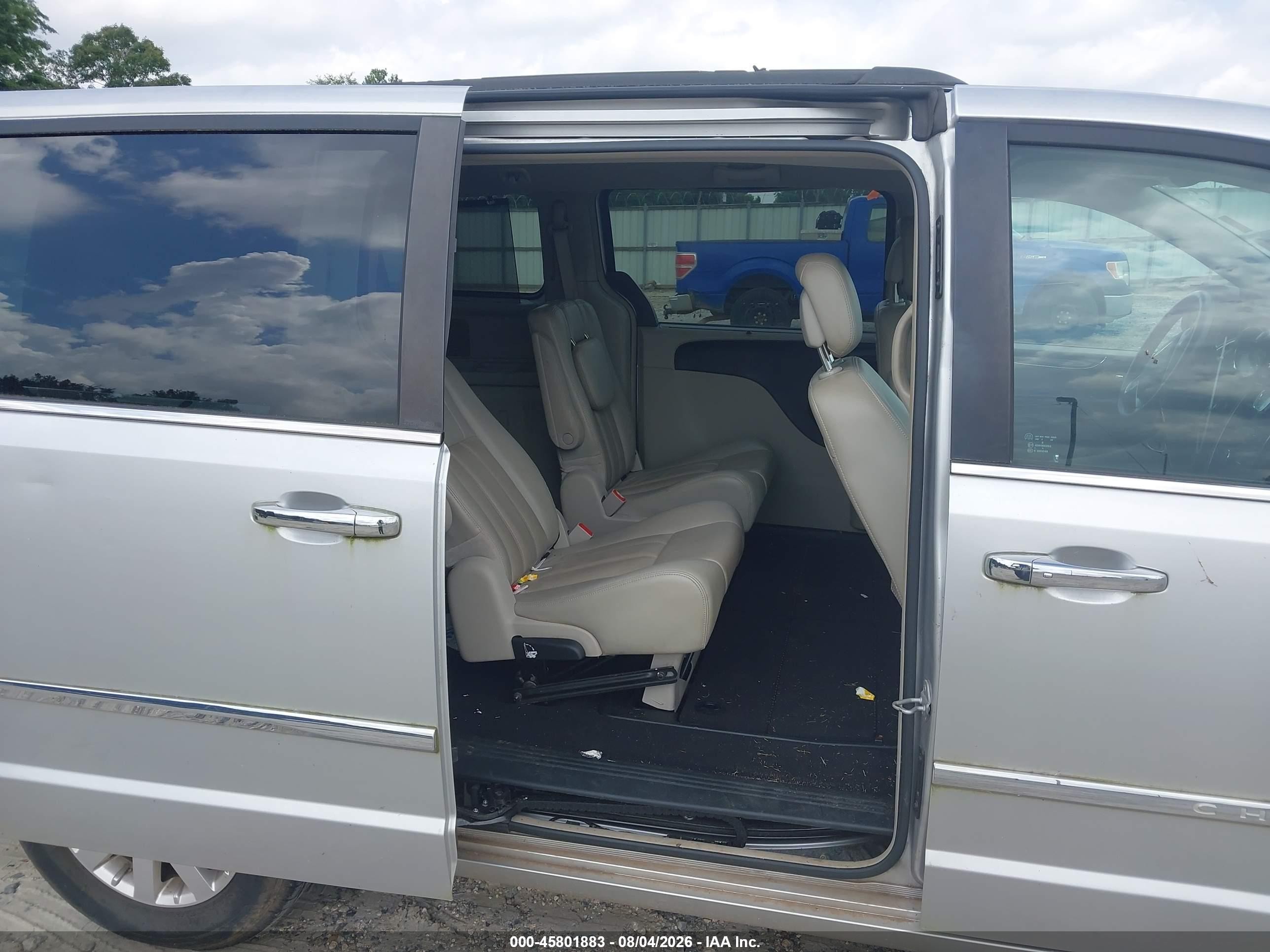 2012 Chrysler Town & Country Touring-l Silver vin: 2C4RC1CG1CR395149