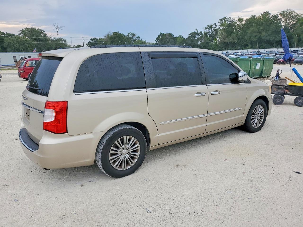 2013 Chrysler Town & Country Touring L Gold vin: 2C4RC1CG1DR534536