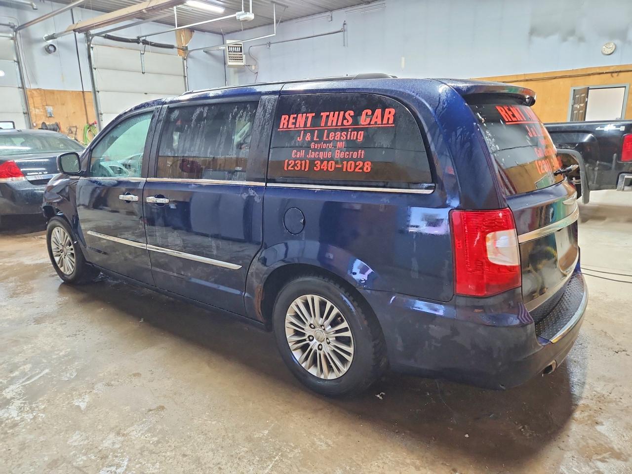 2013 Chrysler Town & Country Touring L Blue vin: 2C4RC1CG1DR589276