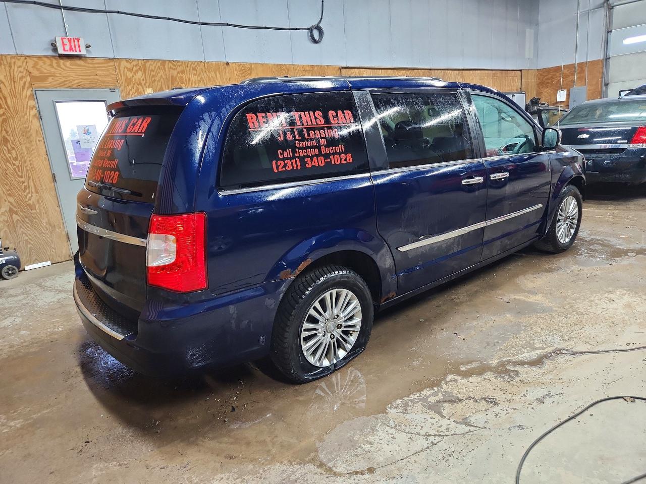 2013 Chrysler Town & Country Touring L Blue vin: 2C4RC1CG1DR589276
