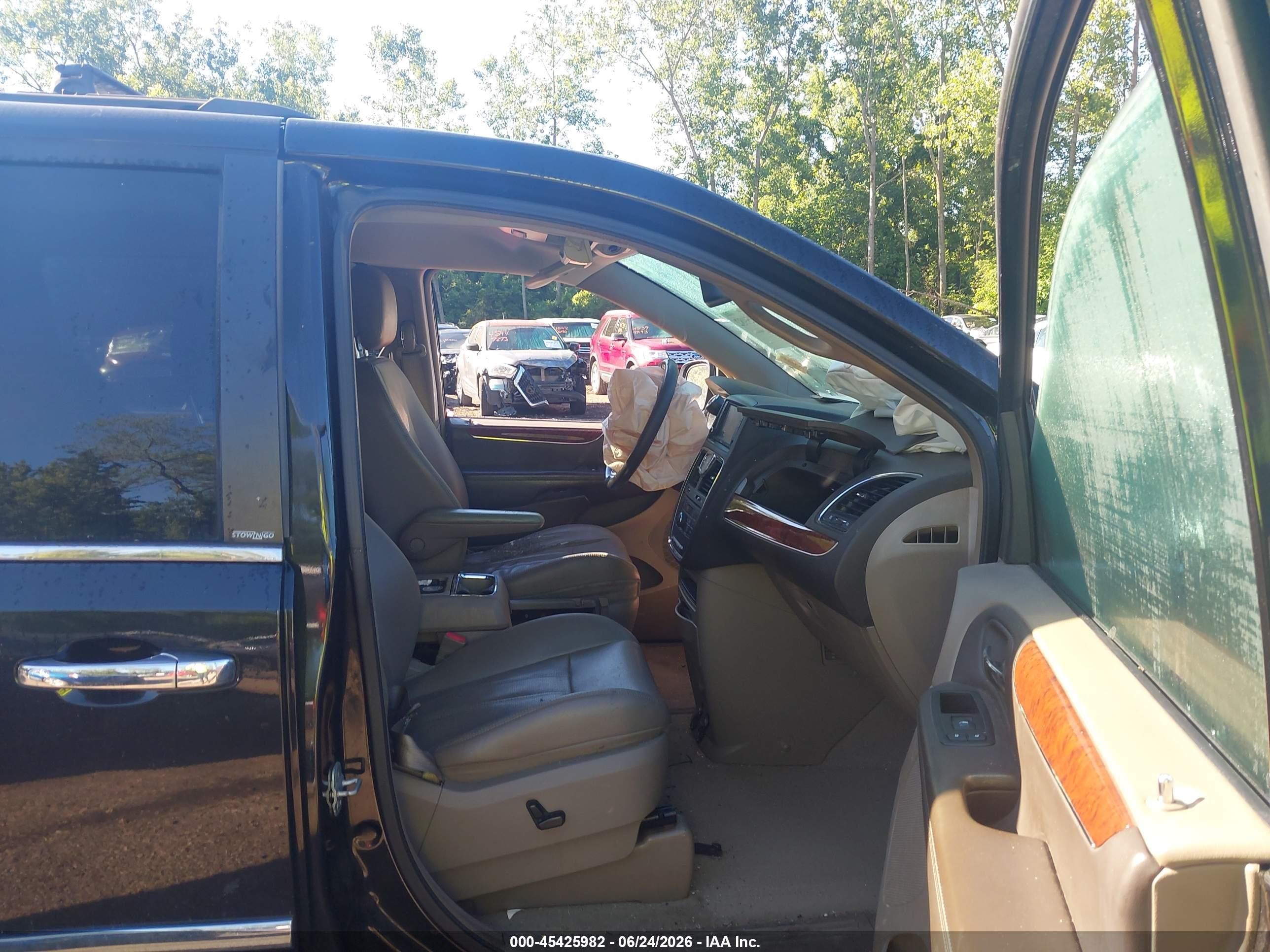 2013 Chrysler Town & Country Touring-l Black vin: 2C4RC1CG1DR641750
