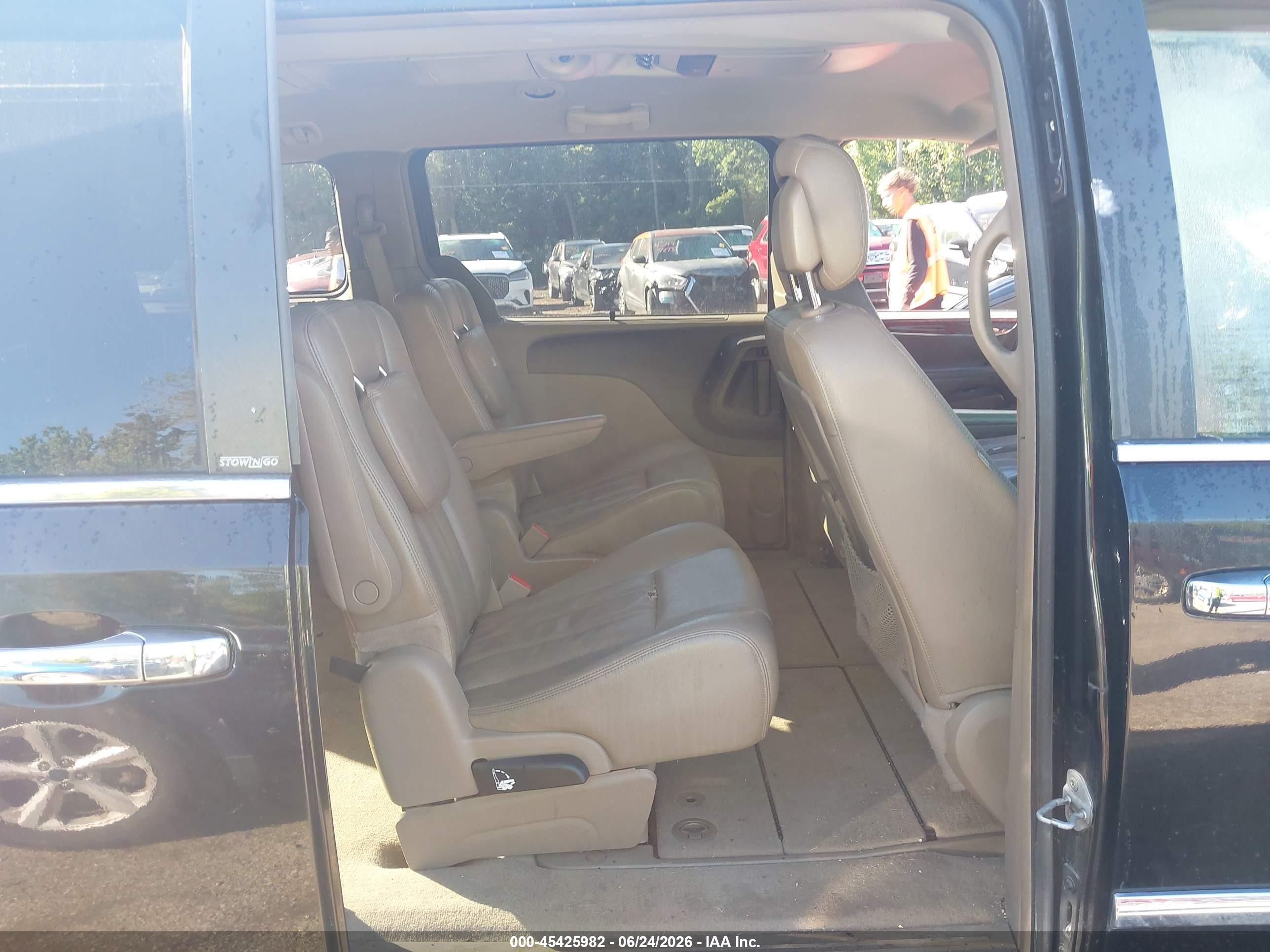 2013 Chrysler Town & Country Touring-l Black vin: 2C4RC1CG1DR641750